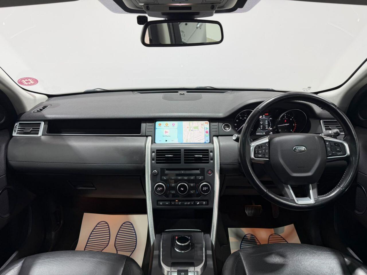 Land Rover Discovery Sport view 4