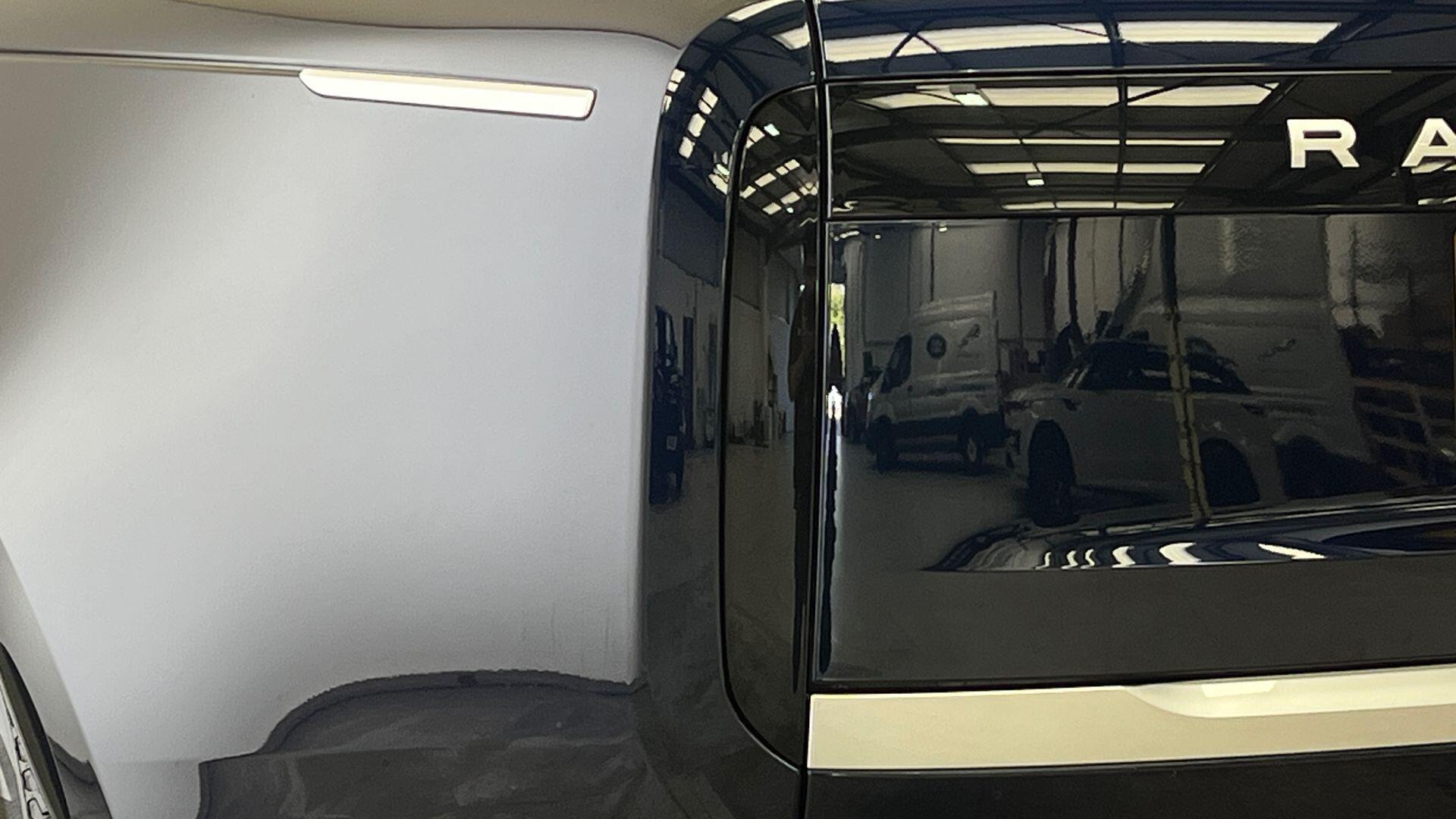 Land Rover Range Rover view 19