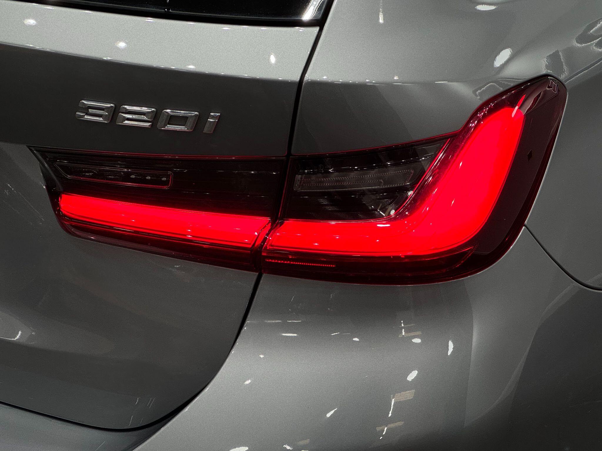 BMW 3 Series view 21