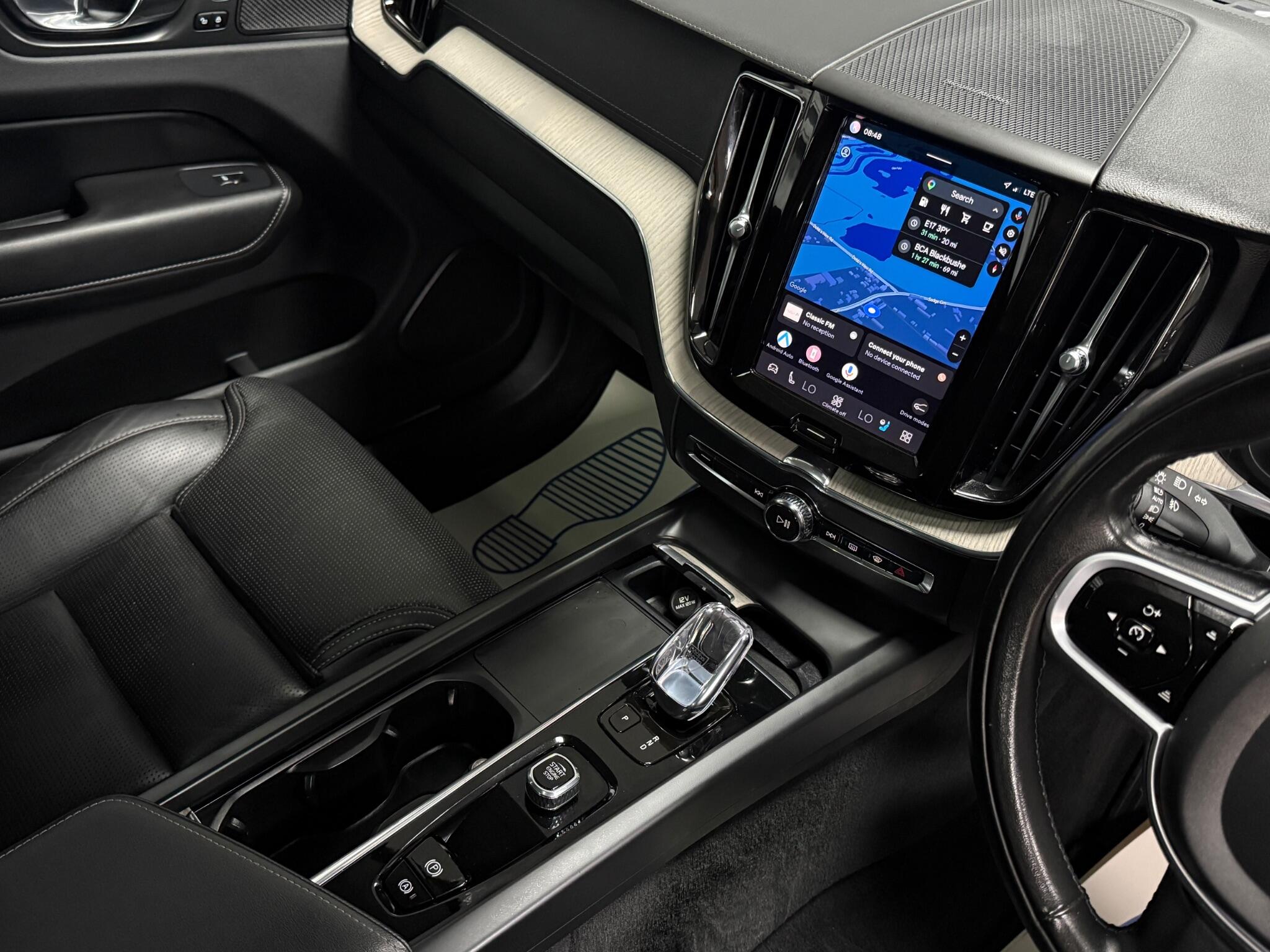 Volvo XC60 view 19