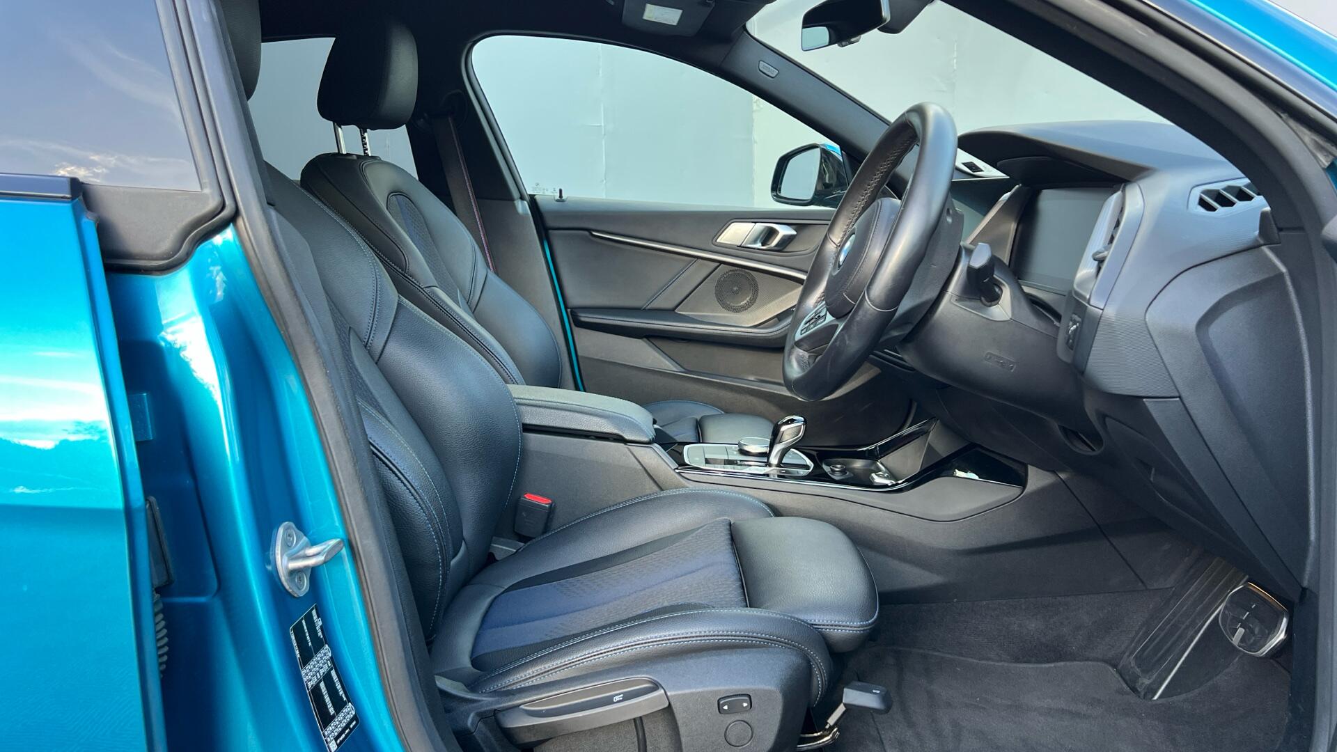 BMW 2 Series view 11
