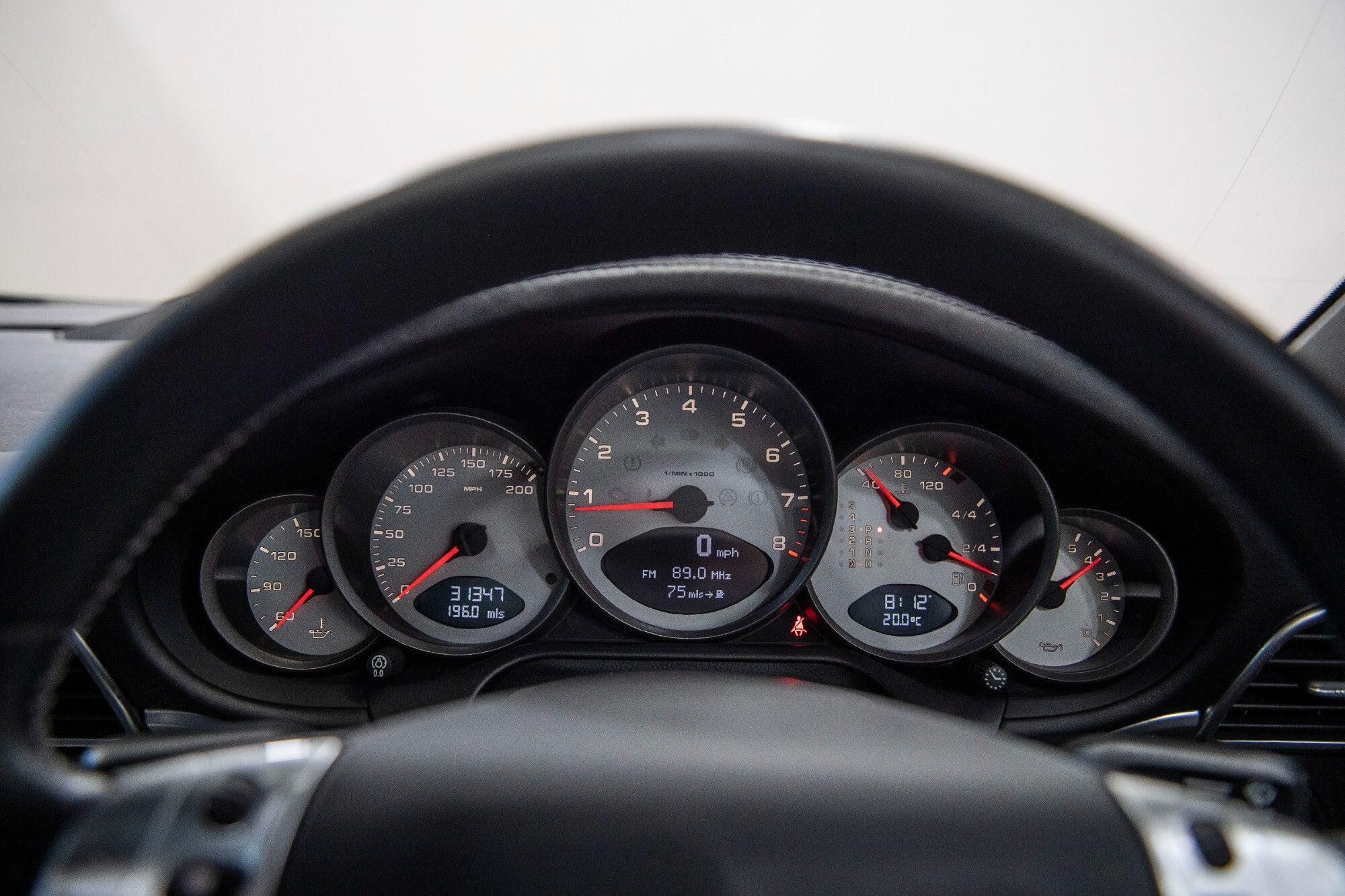 Porsche 911 view 13