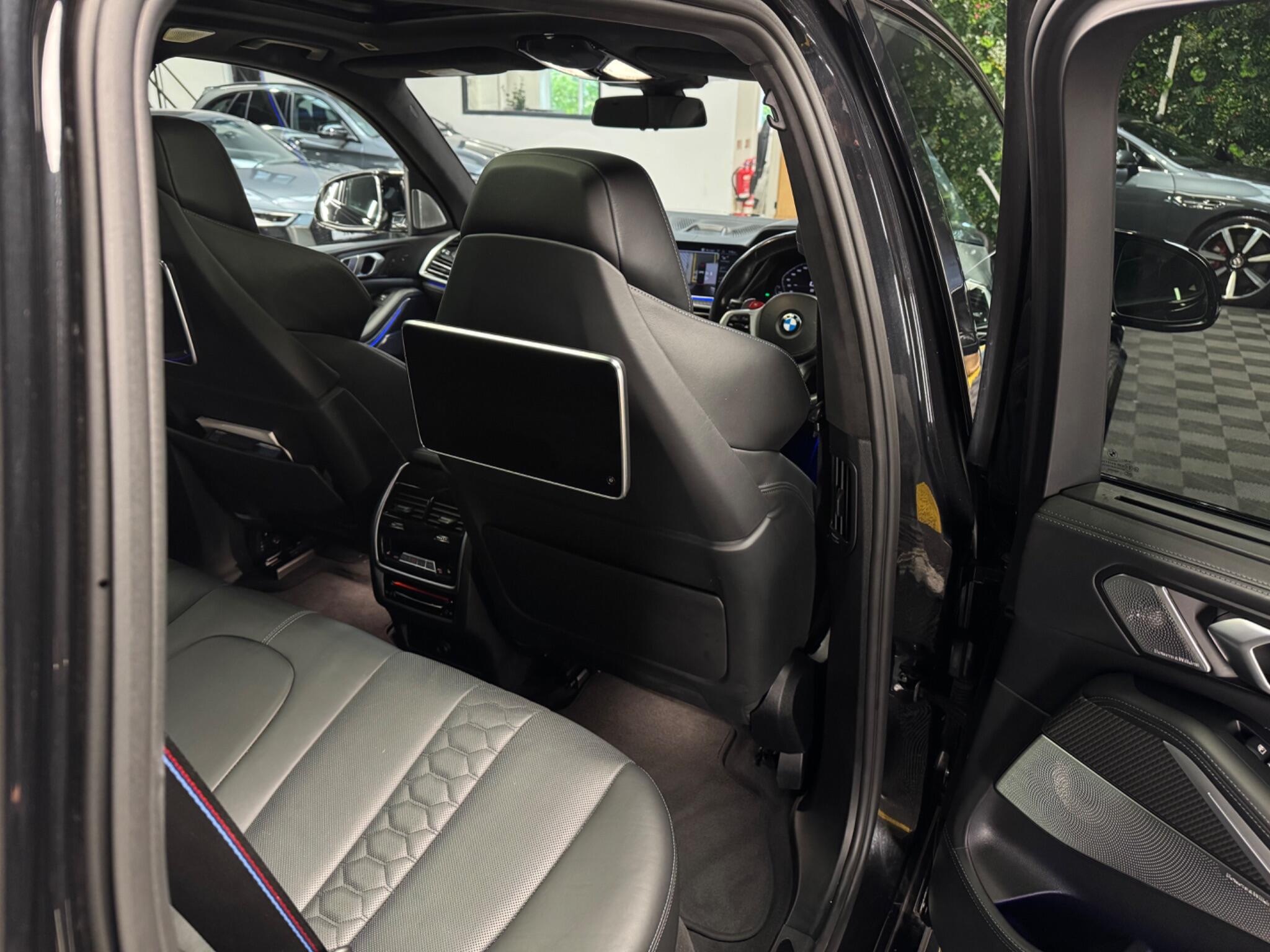 BMW X5 M view 21