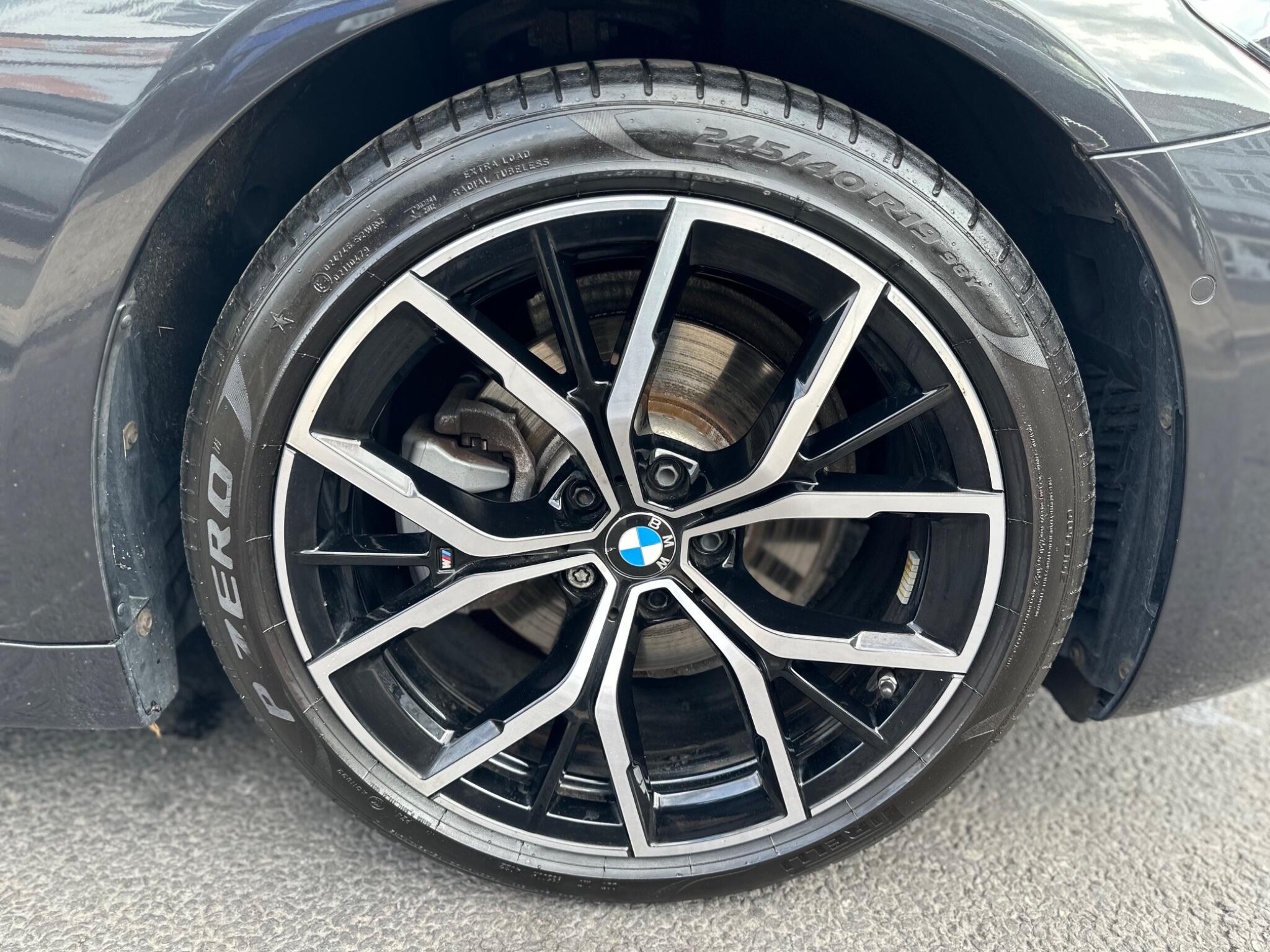 BMW 5 Series view 16