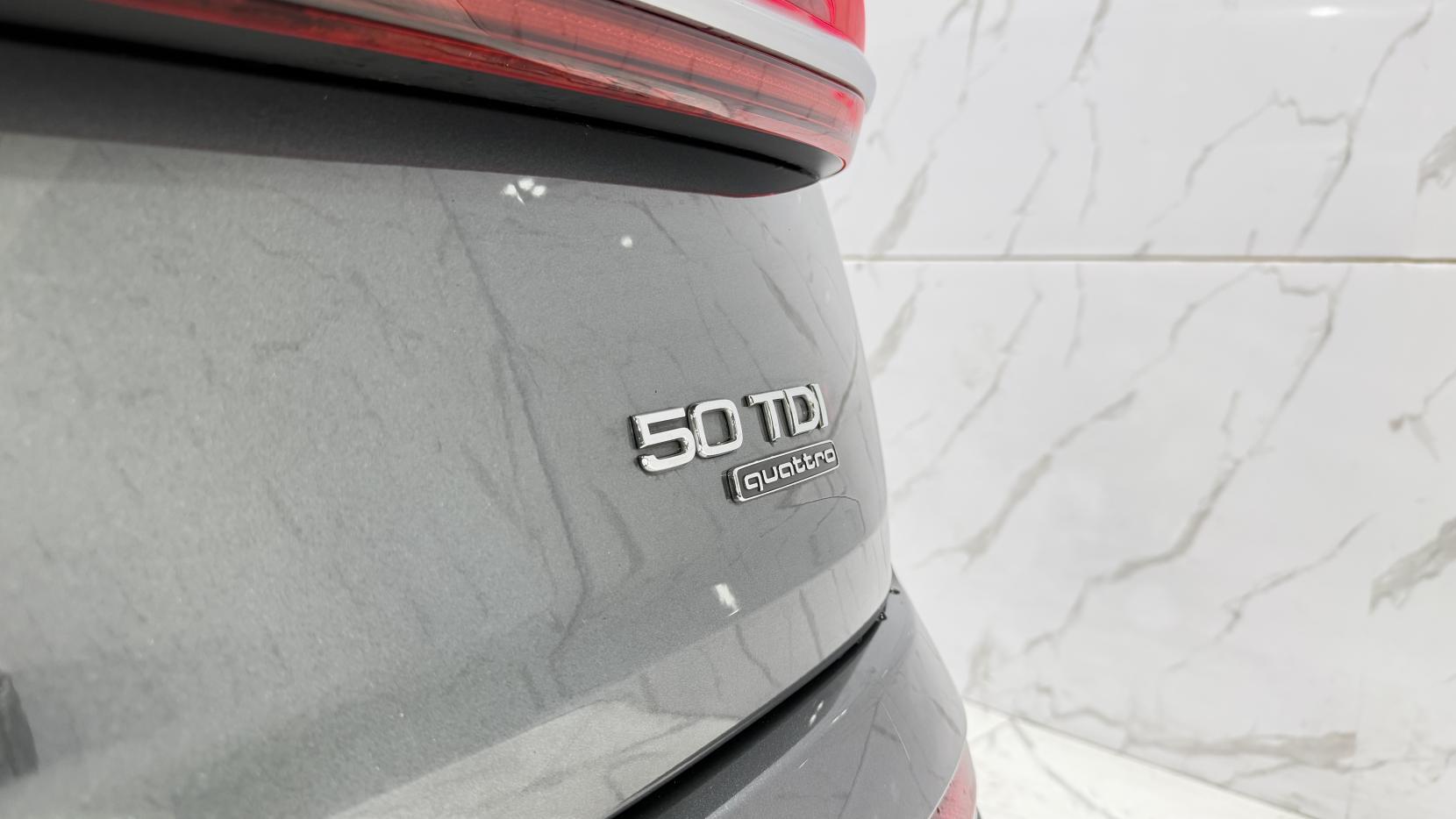 Audi Q7 view 63
