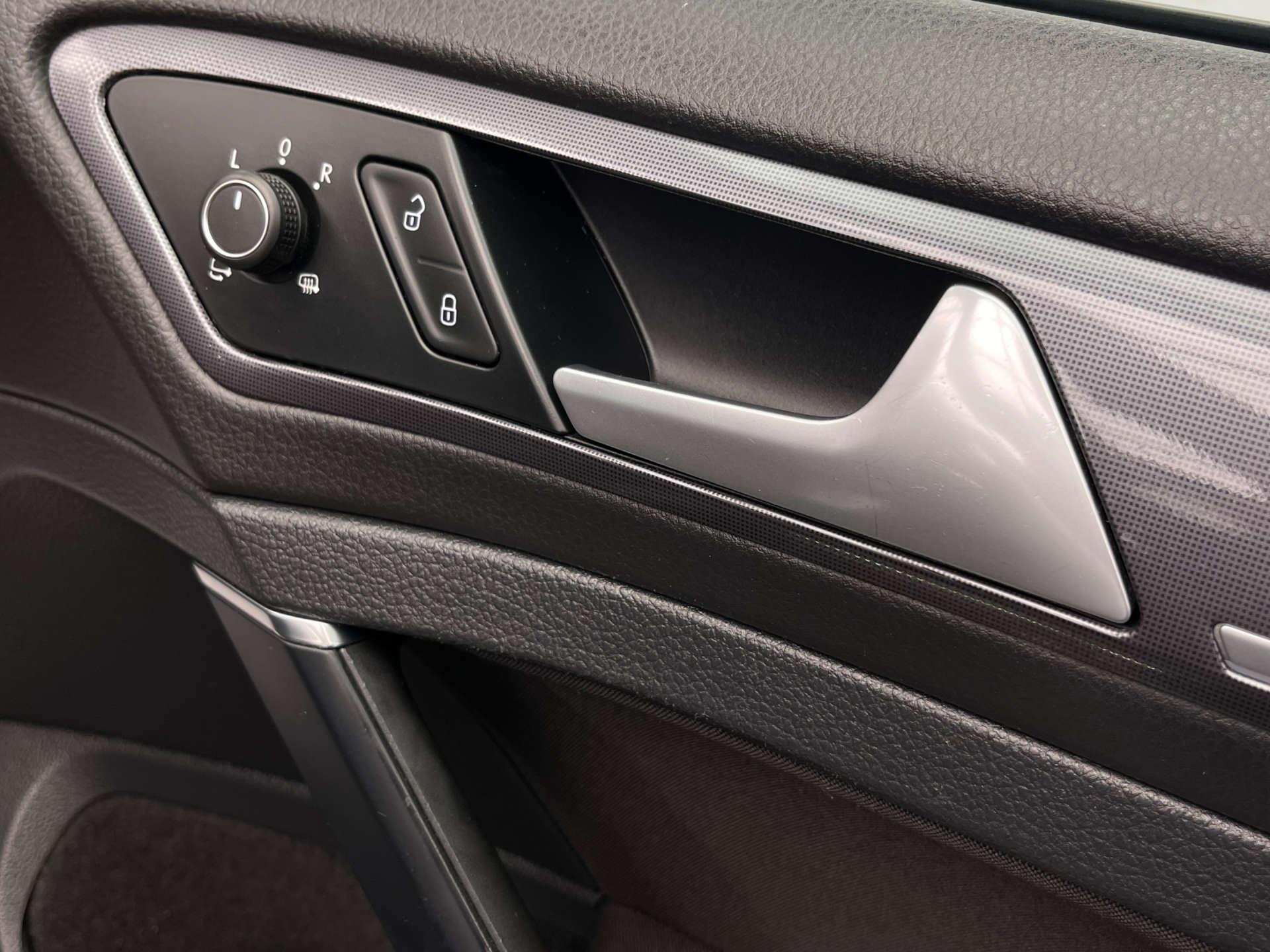 Volkswagen Golf view 11
