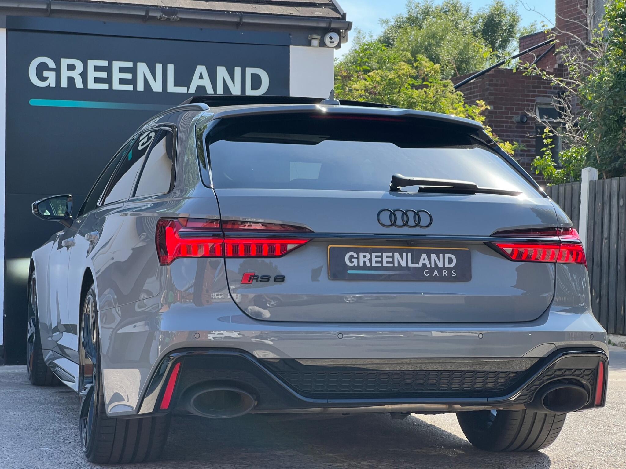 Audi RS6 view 33
