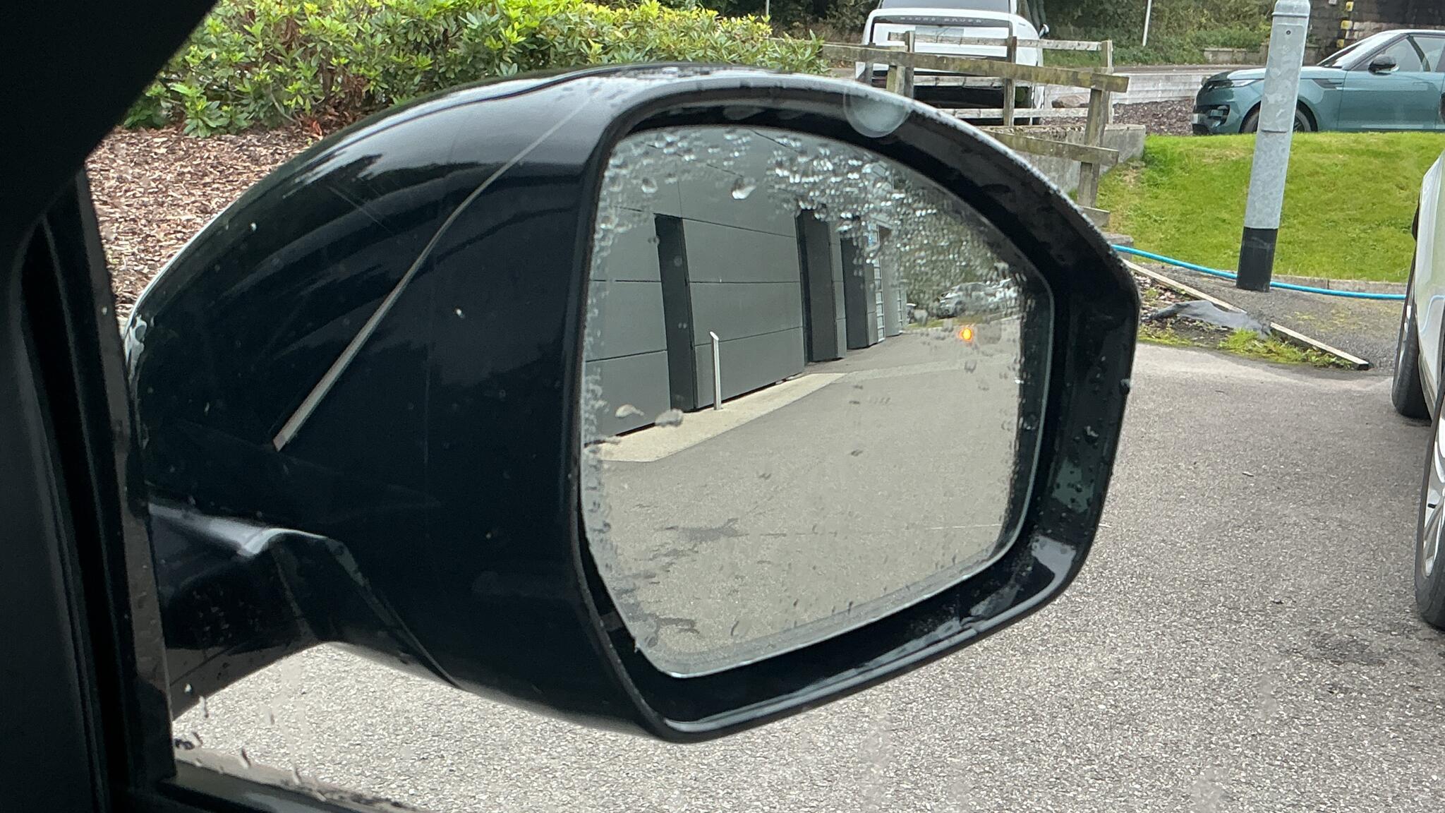 Land Rover Range Rover Evoque view 29