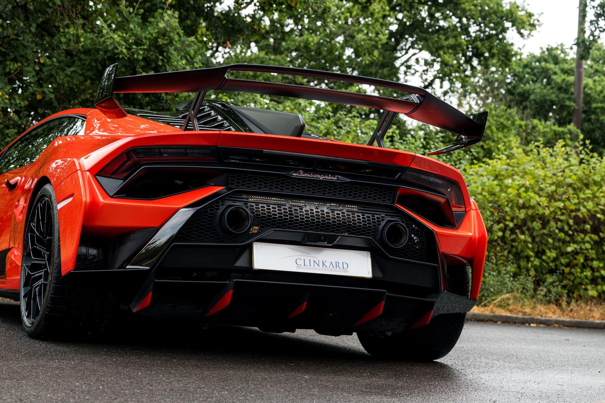 Lamborghini Huracan view 9