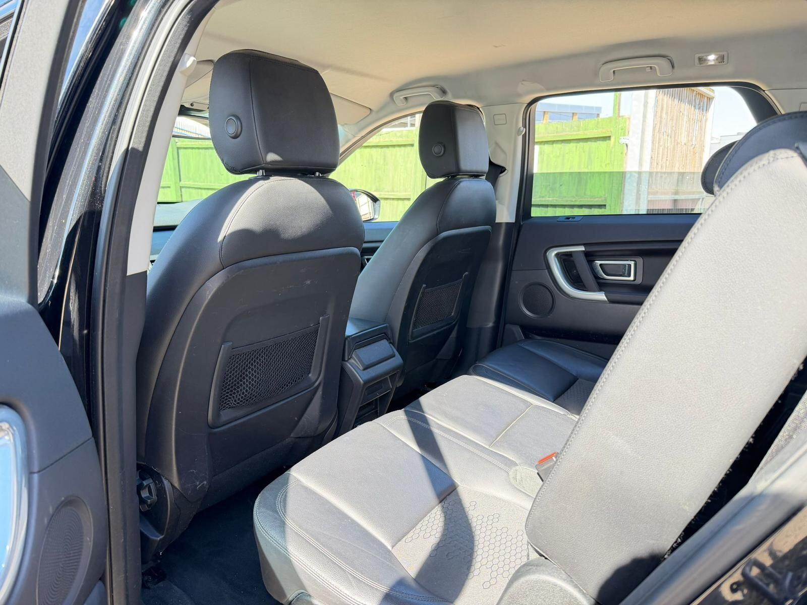 Land Rover Discovery Sport view 17