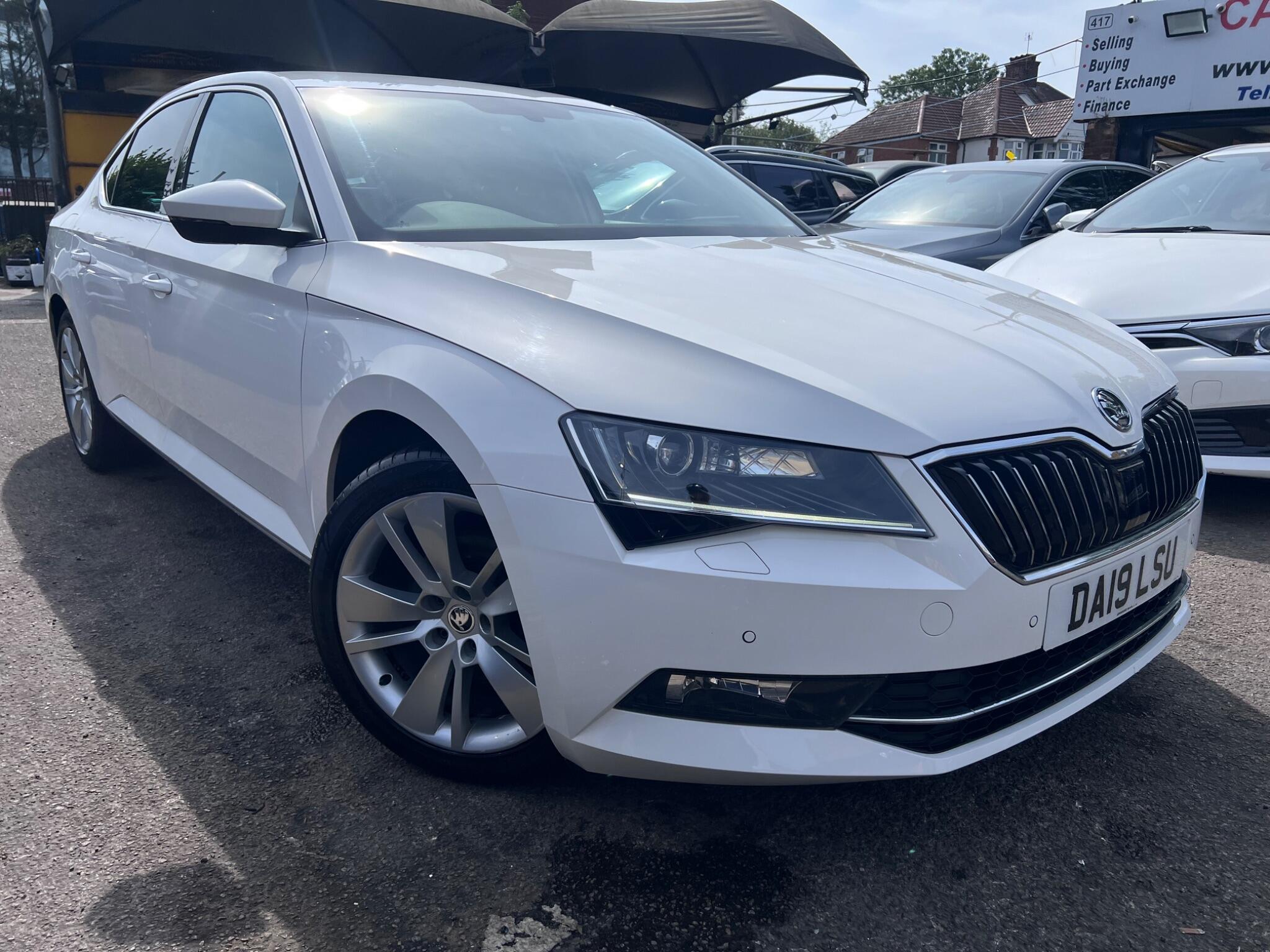 Skoda Superb view 5