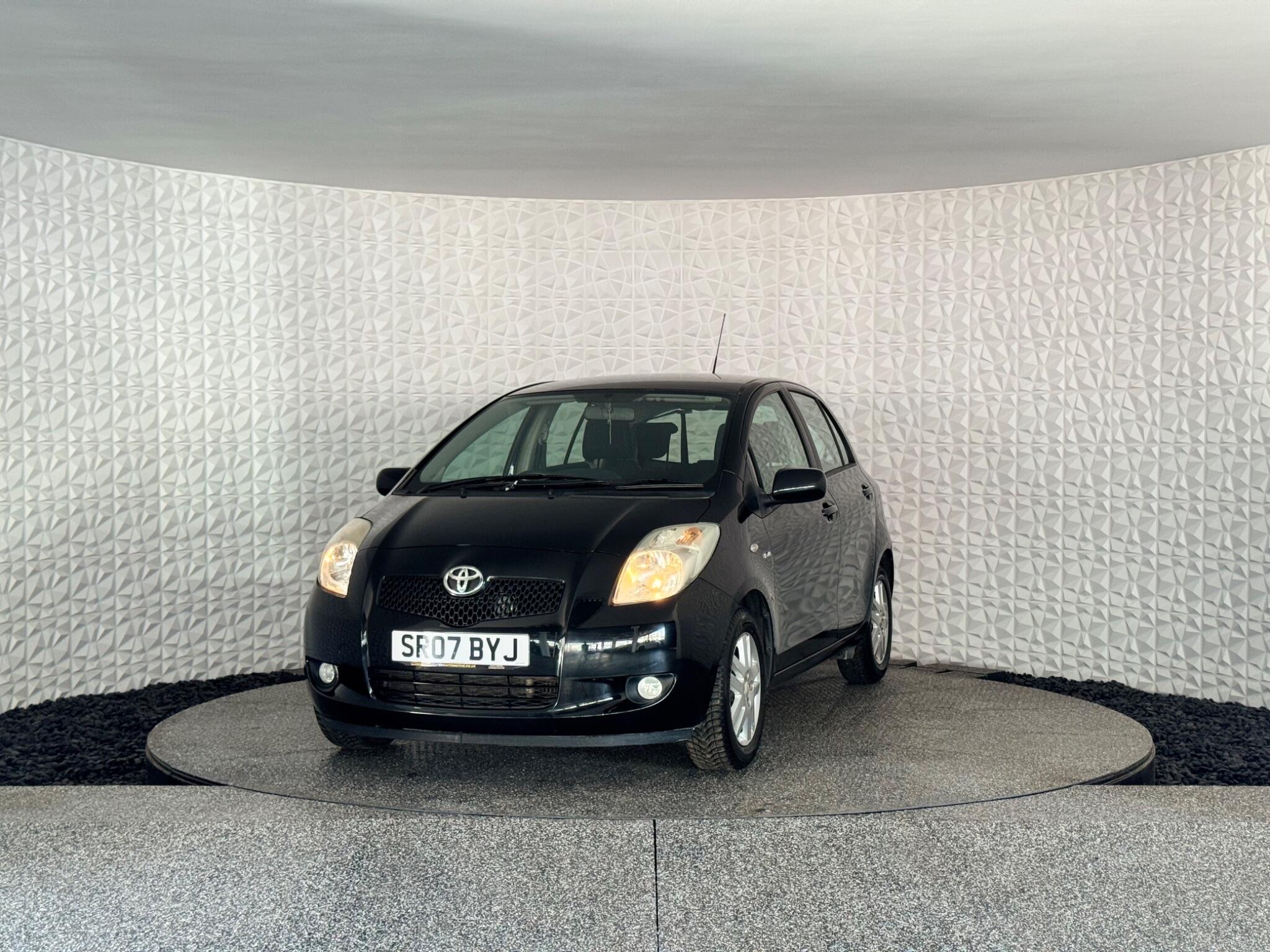 Toyota Yaris view 21
