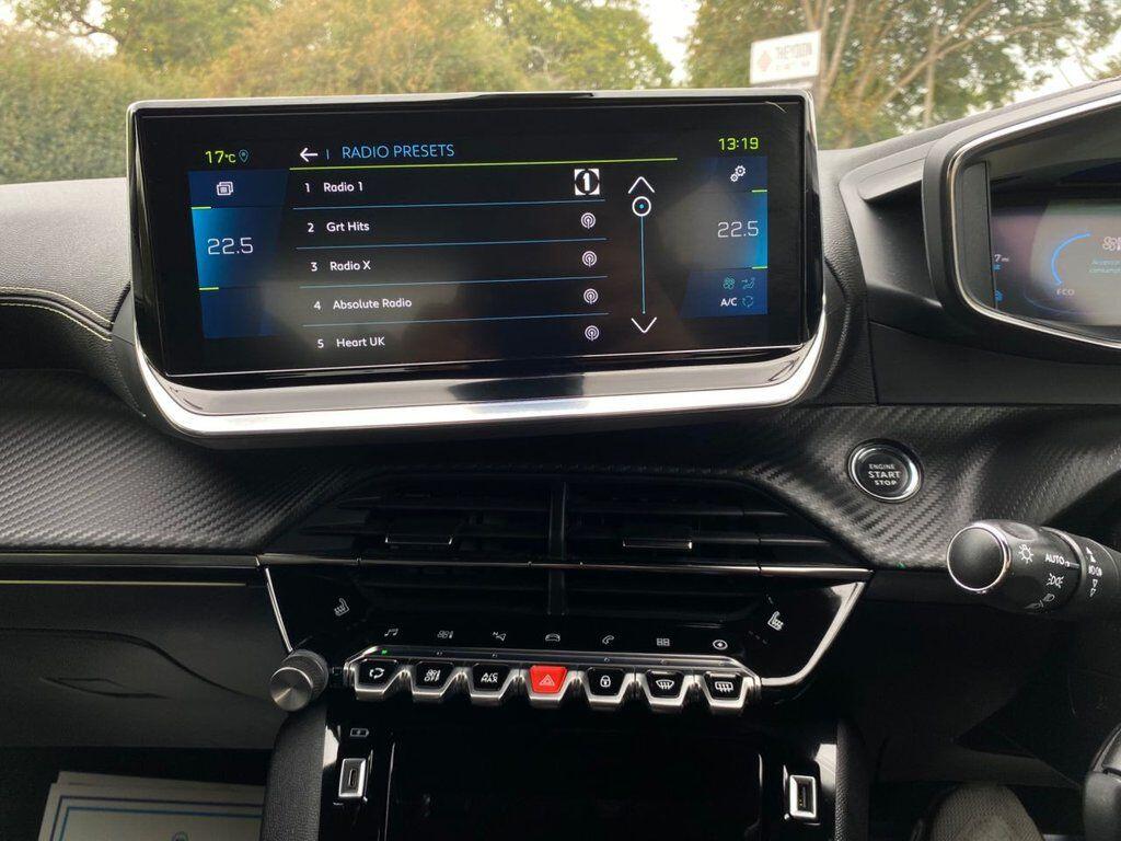 Peugeot E-2008 view 32