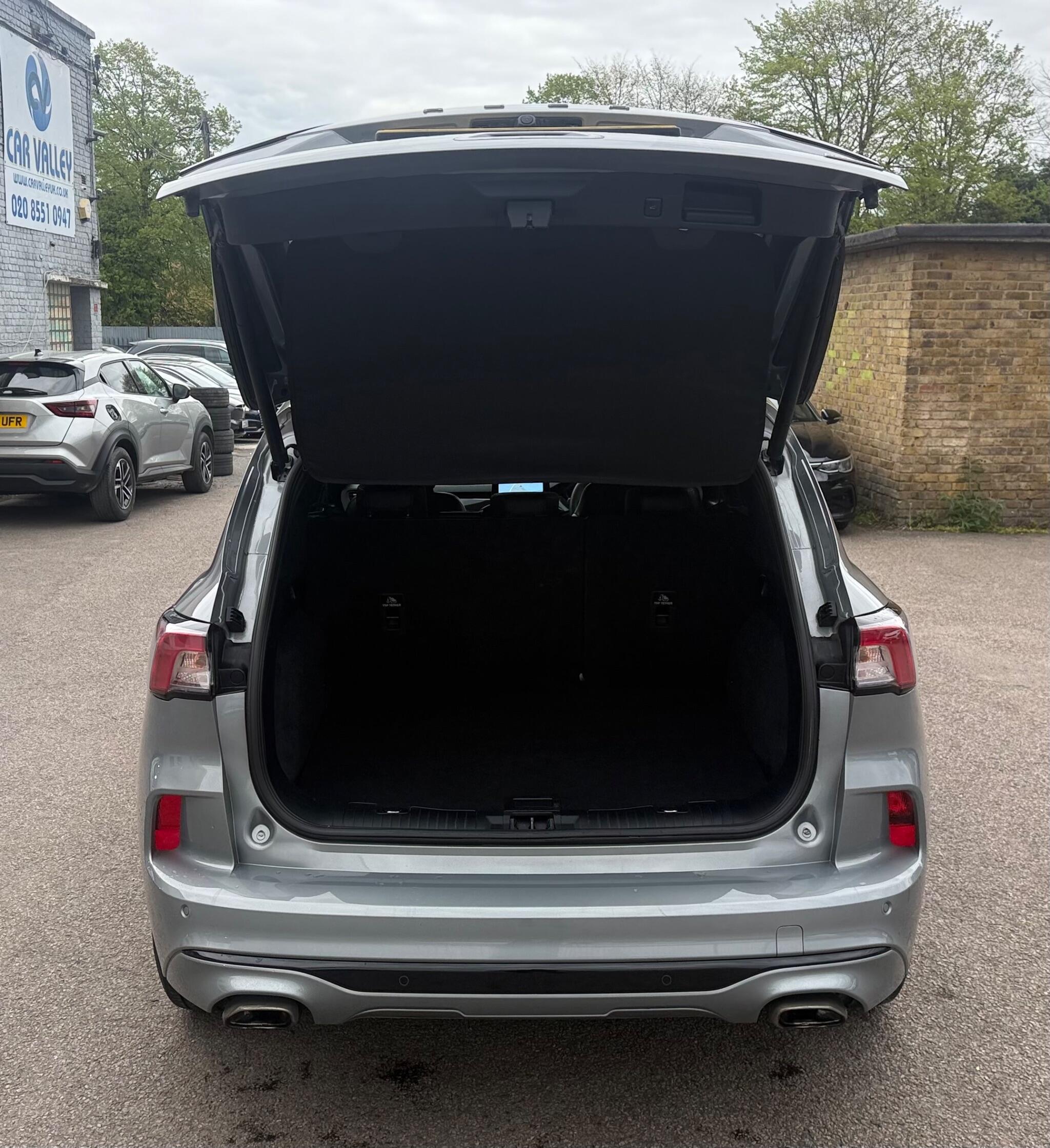 Ford Kuga view 22