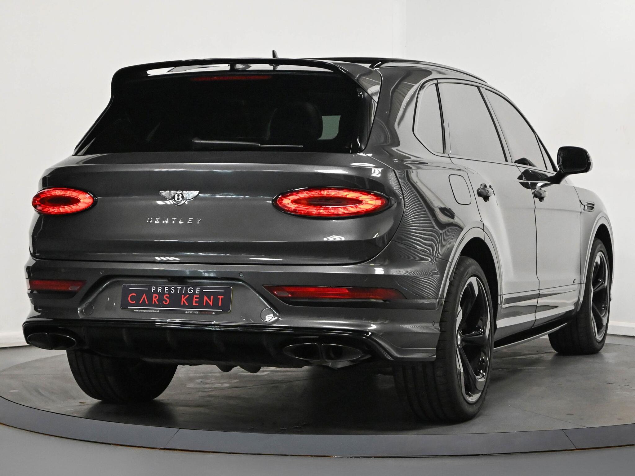 Bentley Bentayga view 33