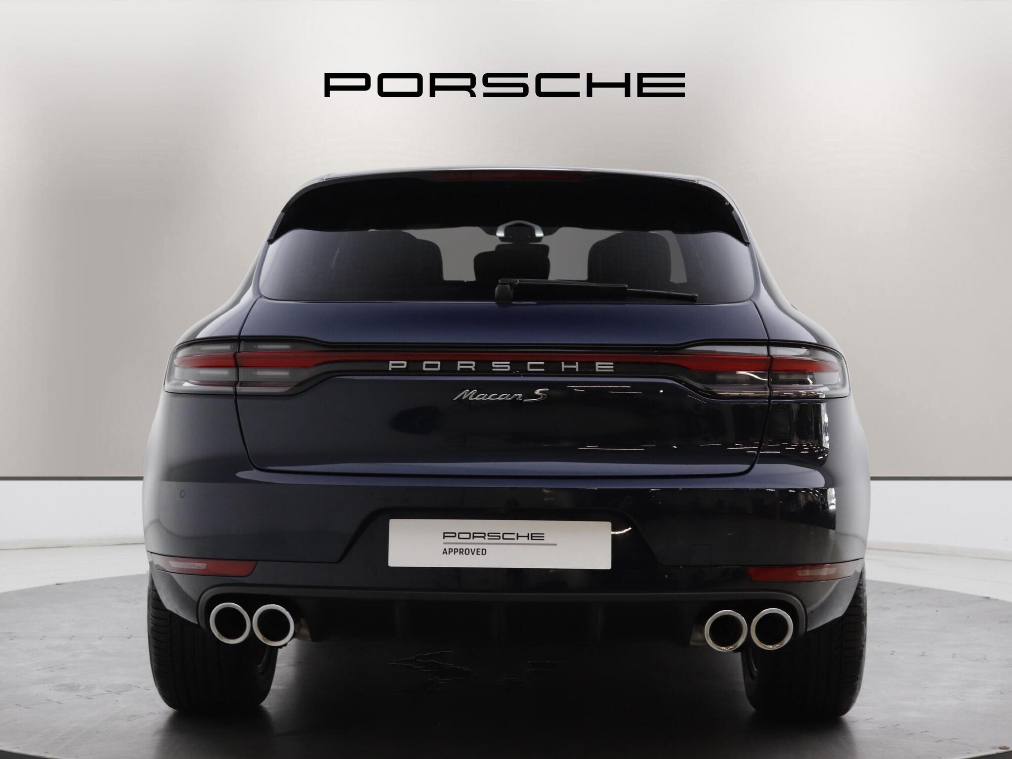 Porsche Macan view 5