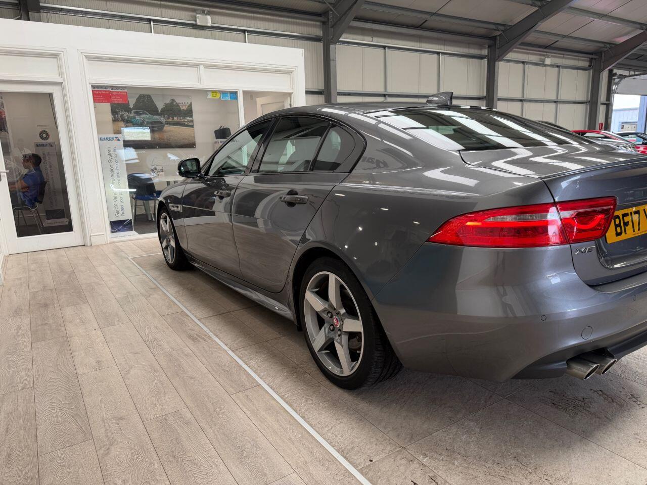 Jaguar Xe view 13