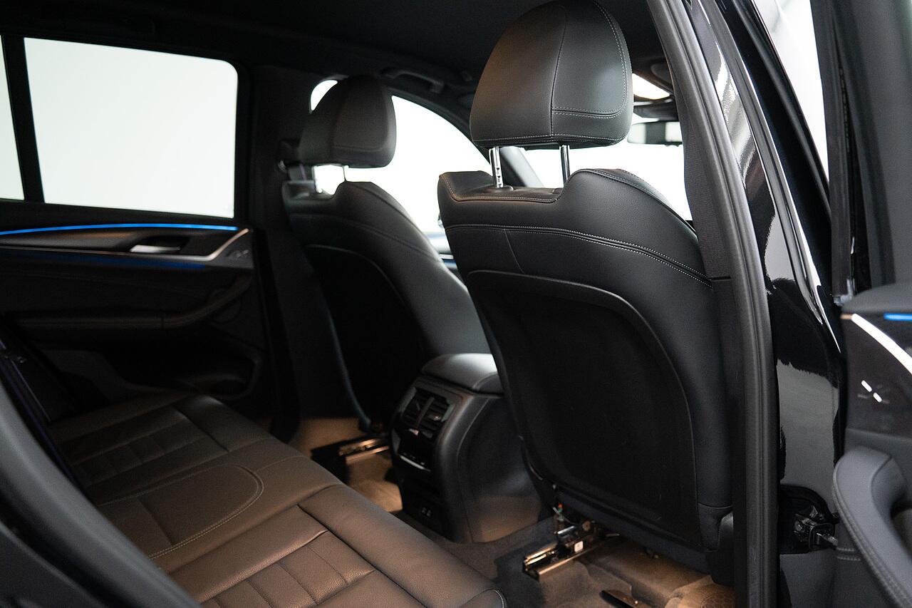 BMW X3 view 22