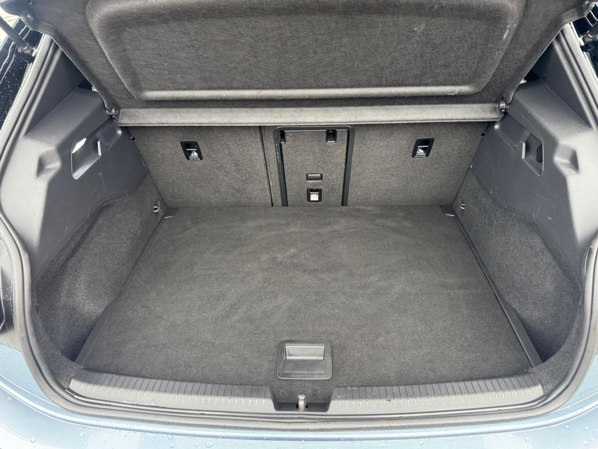 Volkswagen ID.3 view 22
