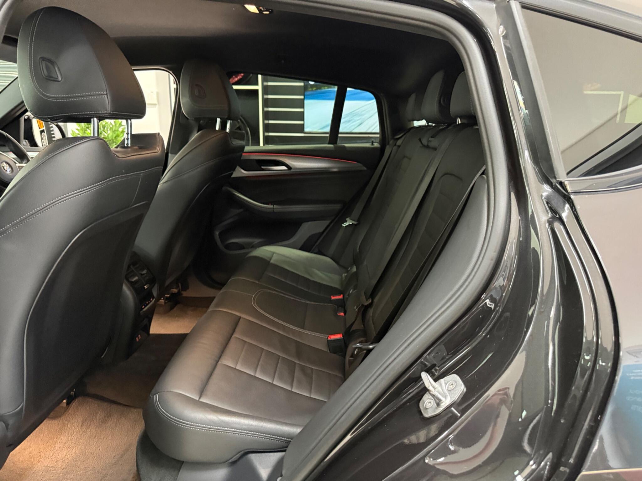 BMW X4 view 37