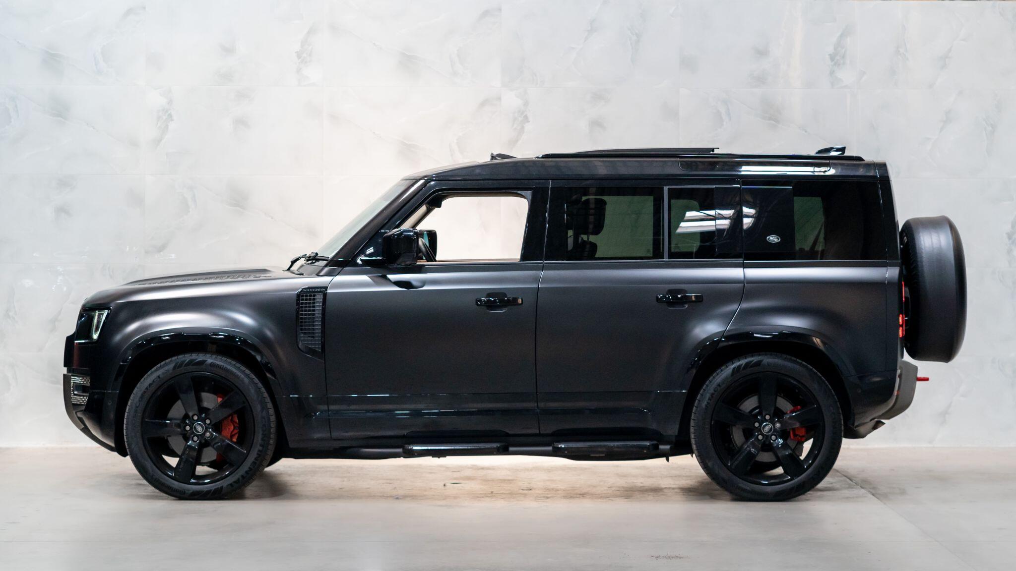 Land Rover Defender view 5