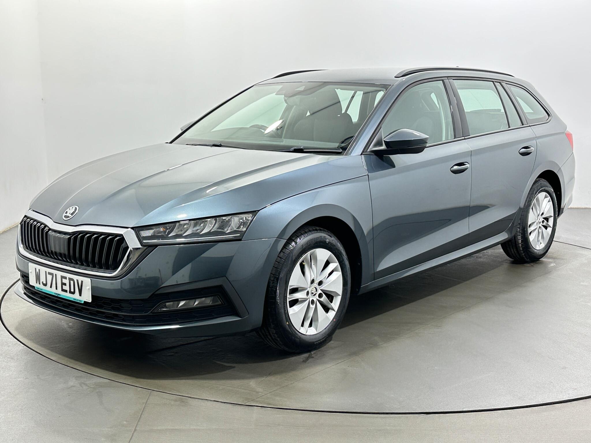Skoda Octavia view 4