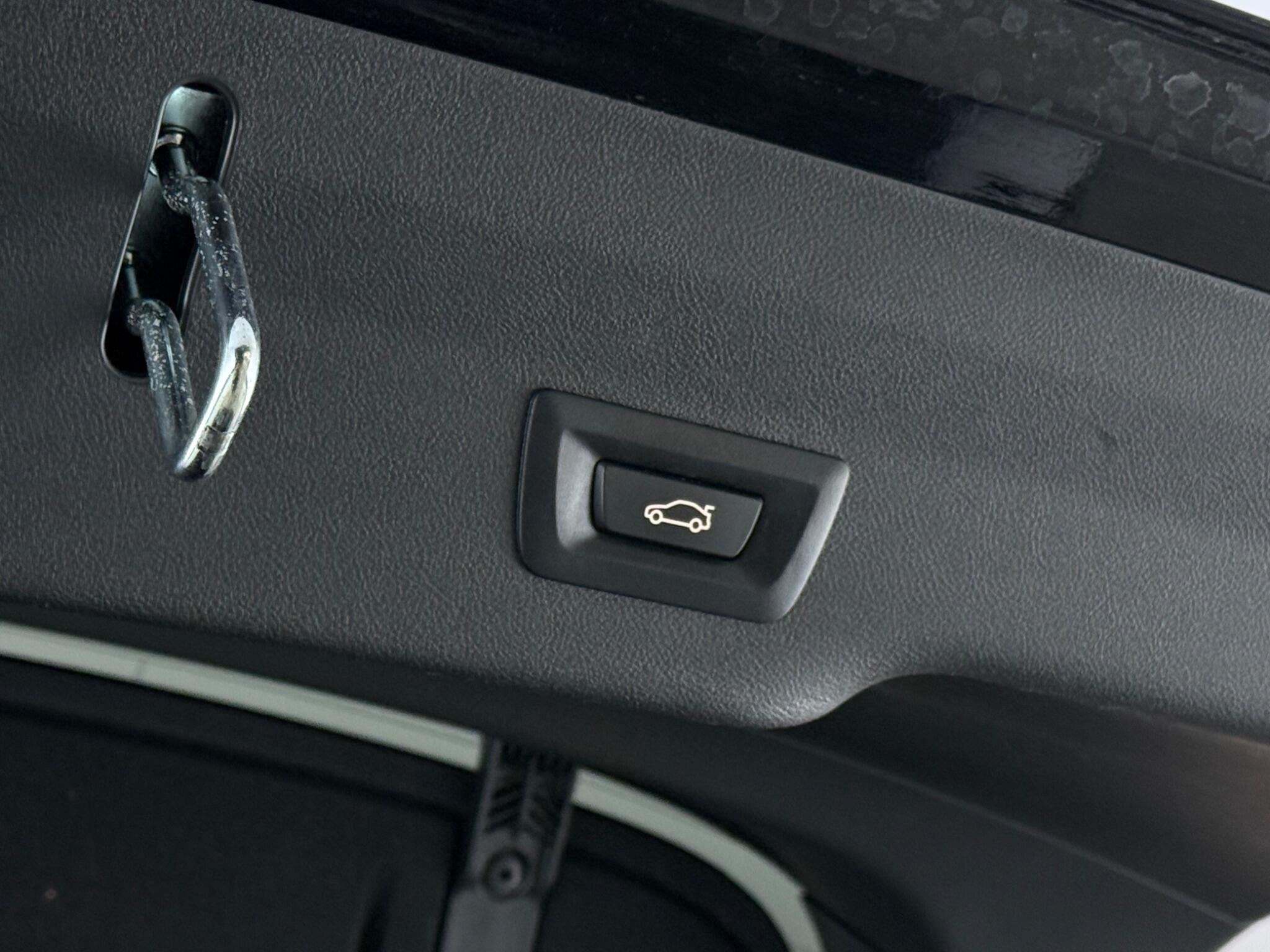 BMW 6 Series view 12