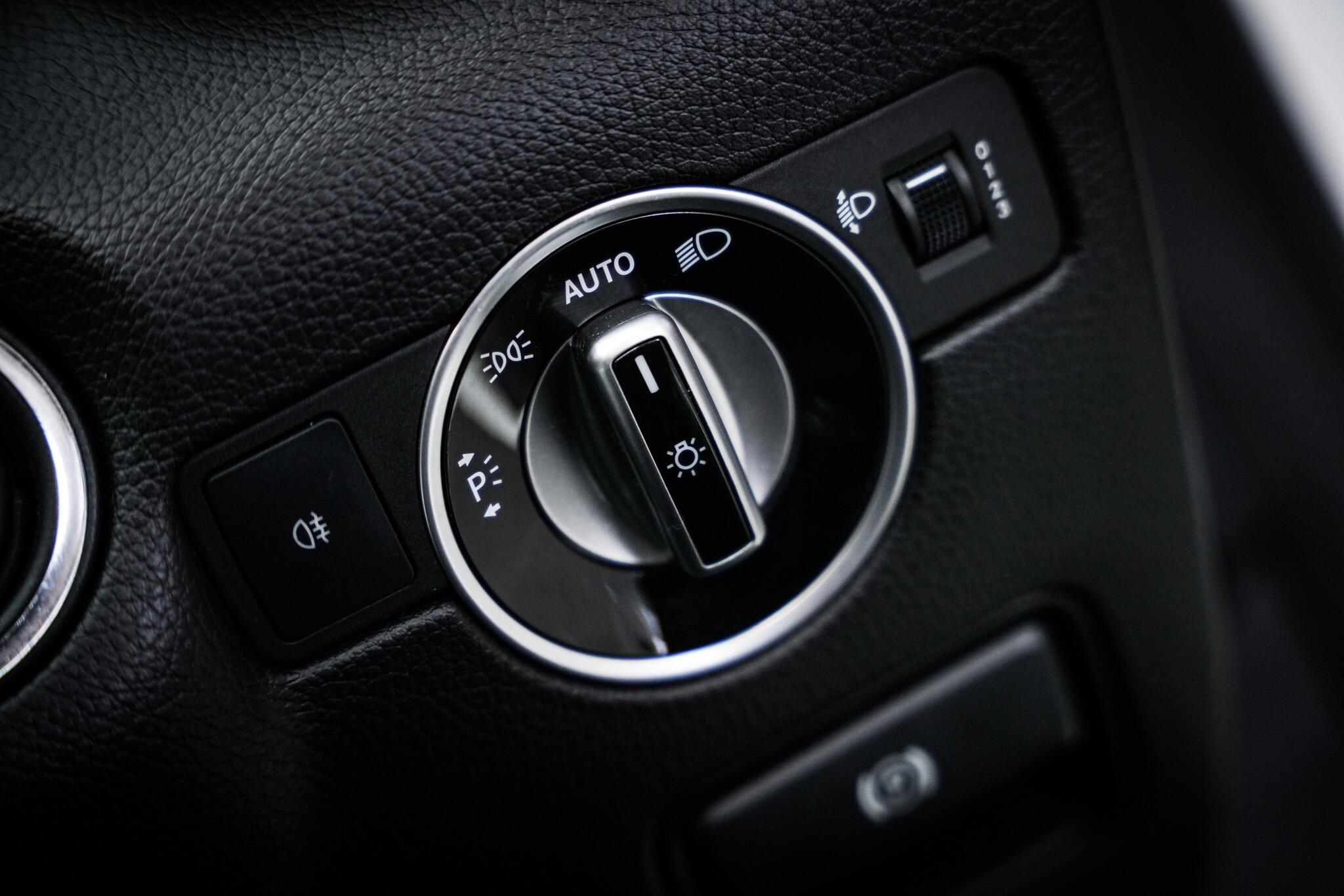 Mercedes-Benz SLC view 52