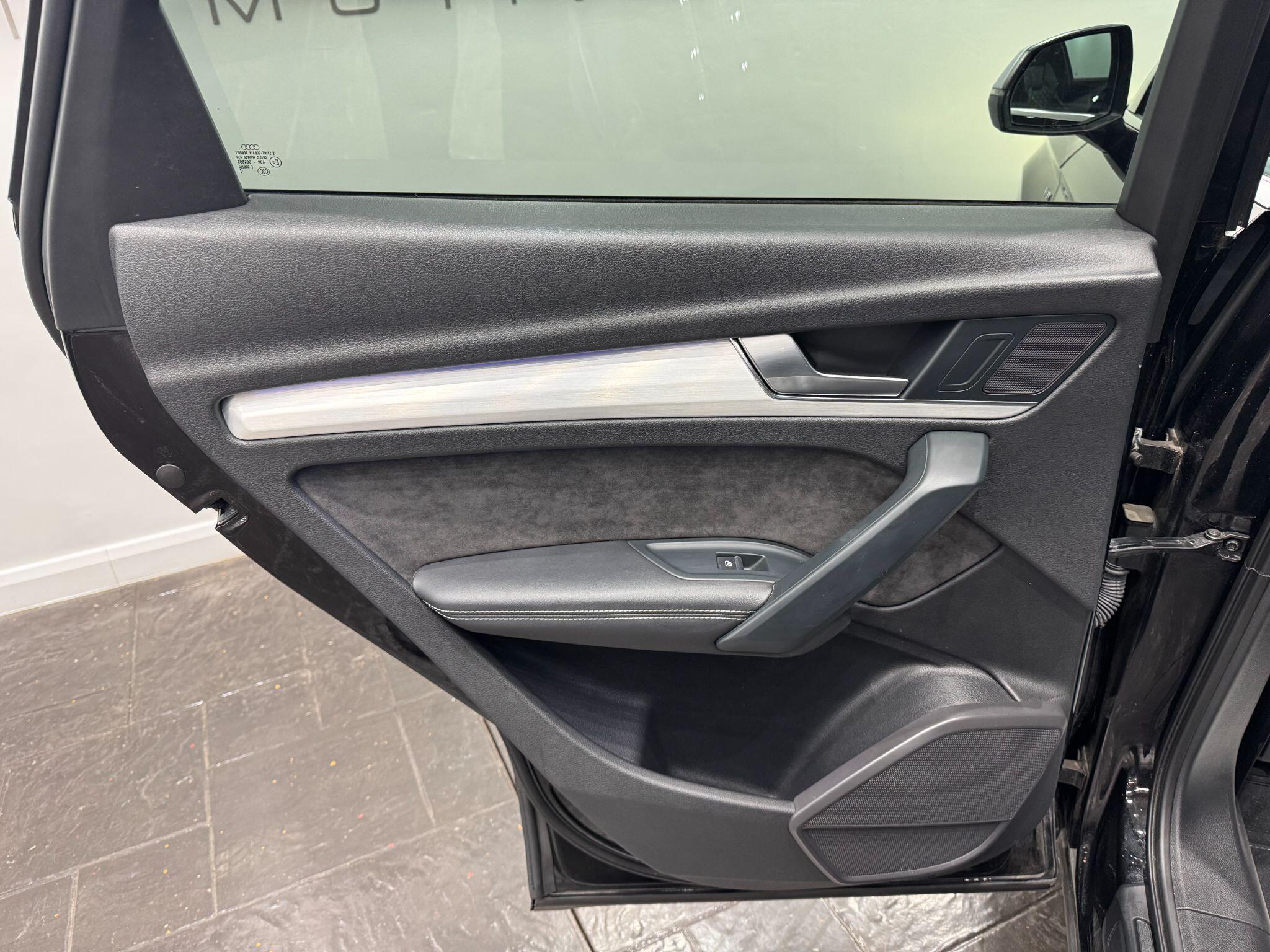 Audi SQ5 view 47