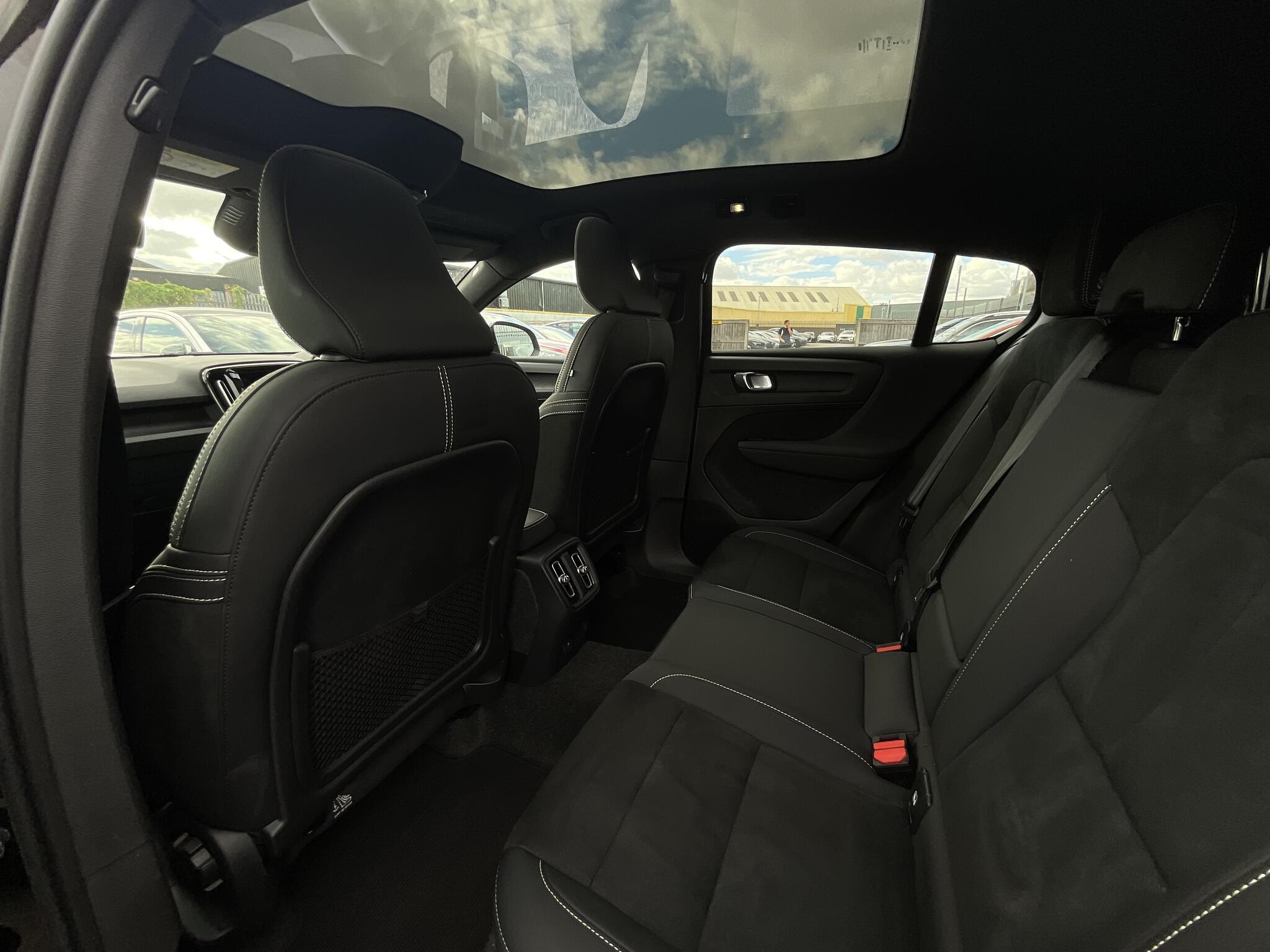Volvo C40 view 13