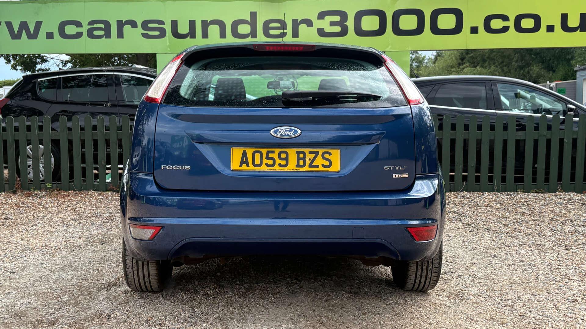 Ford Focus view 5