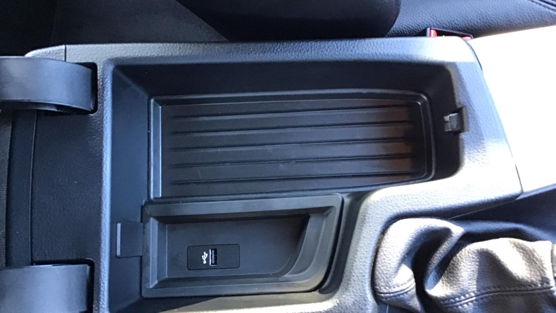 BMW 3 Series view 26