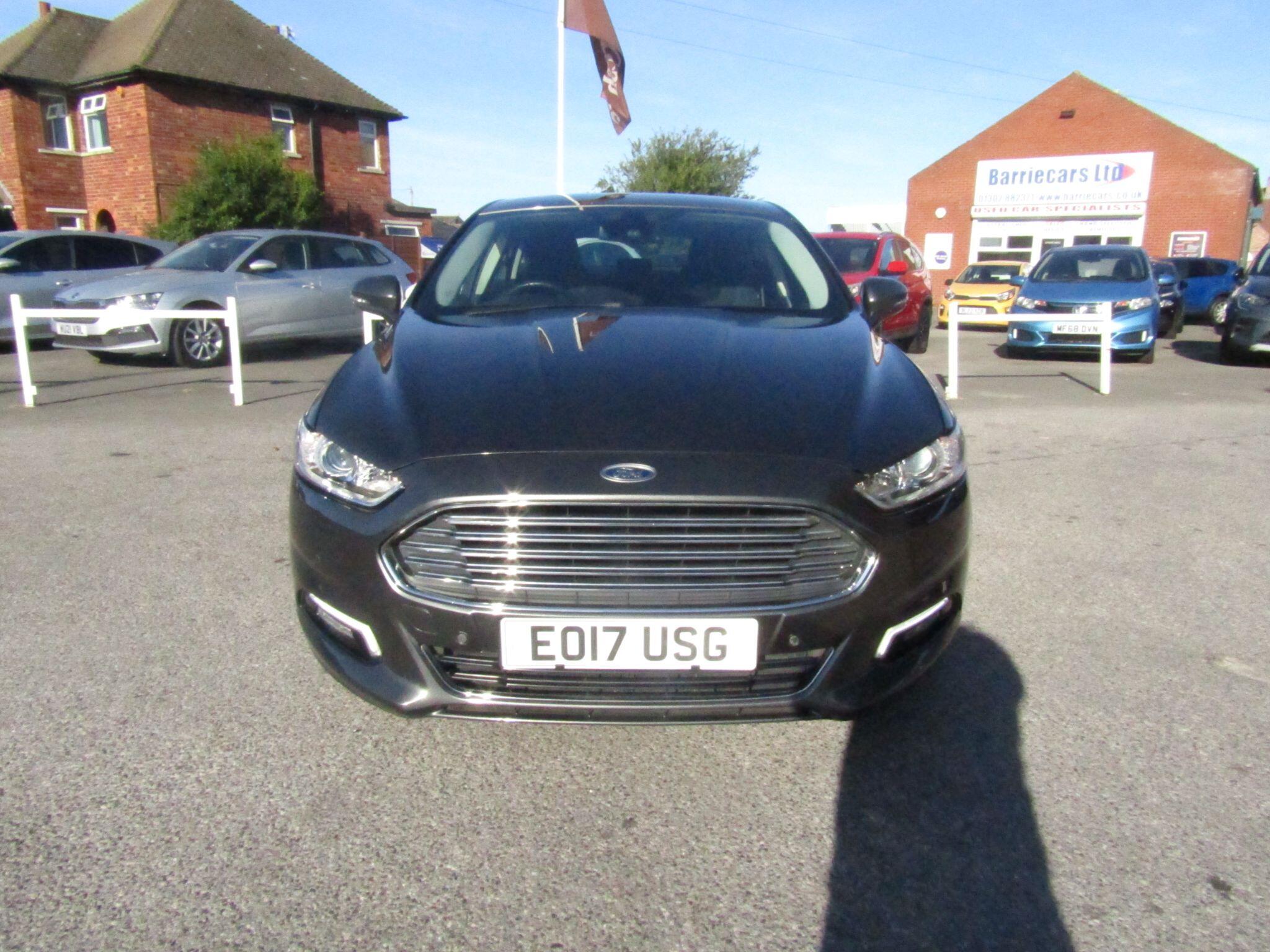 Ford Mondeo view 3