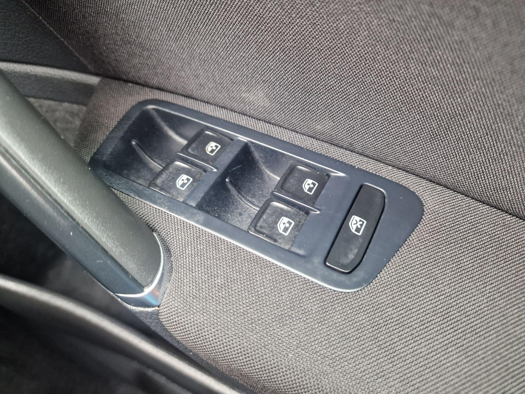 Volkswagen Golf view 37