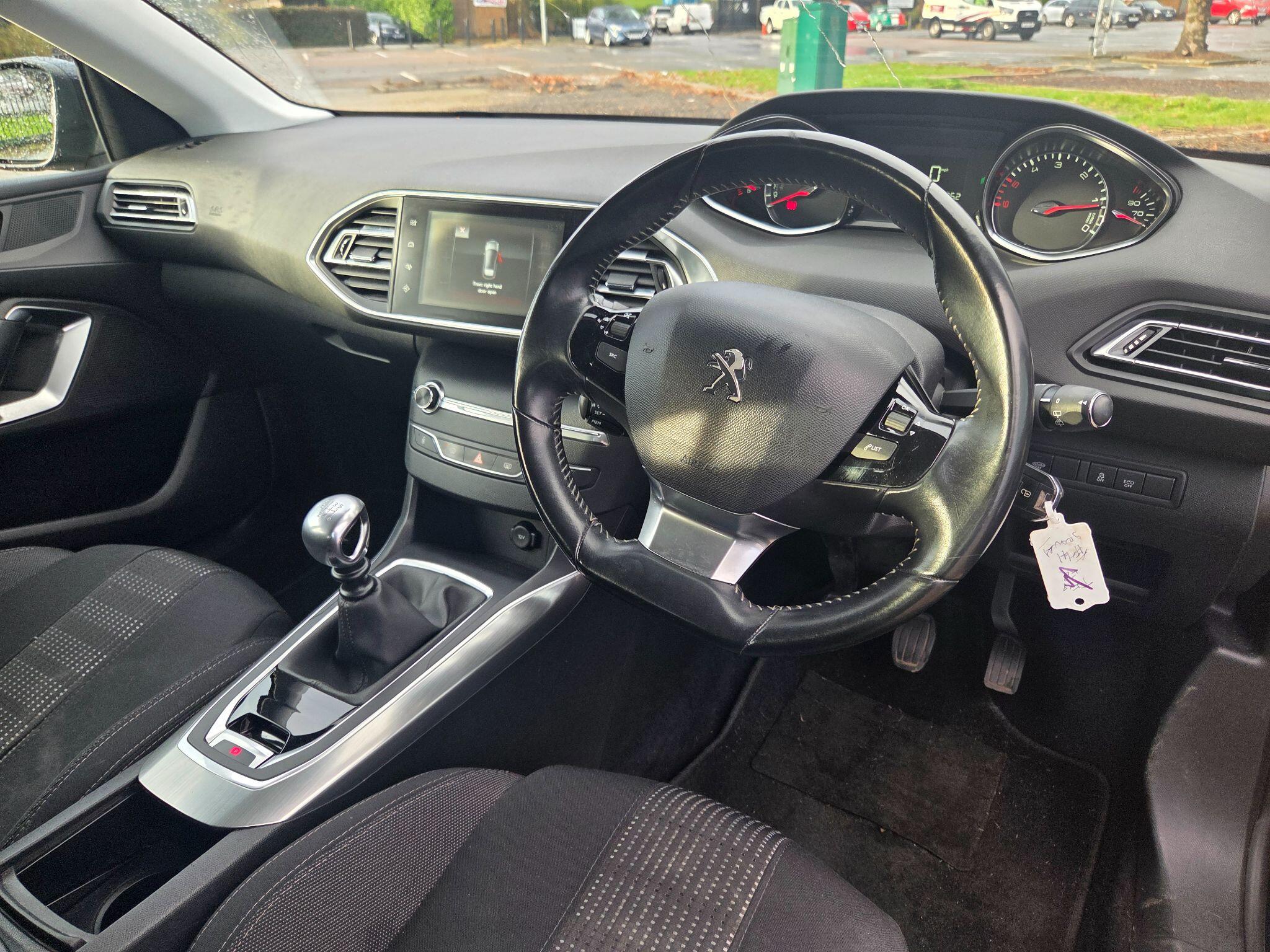 Peugeot 308 view 14