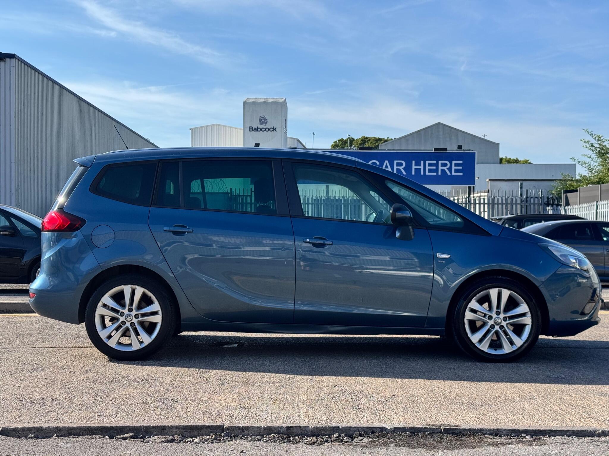 Vauxhall Zafira Tourer view 21
