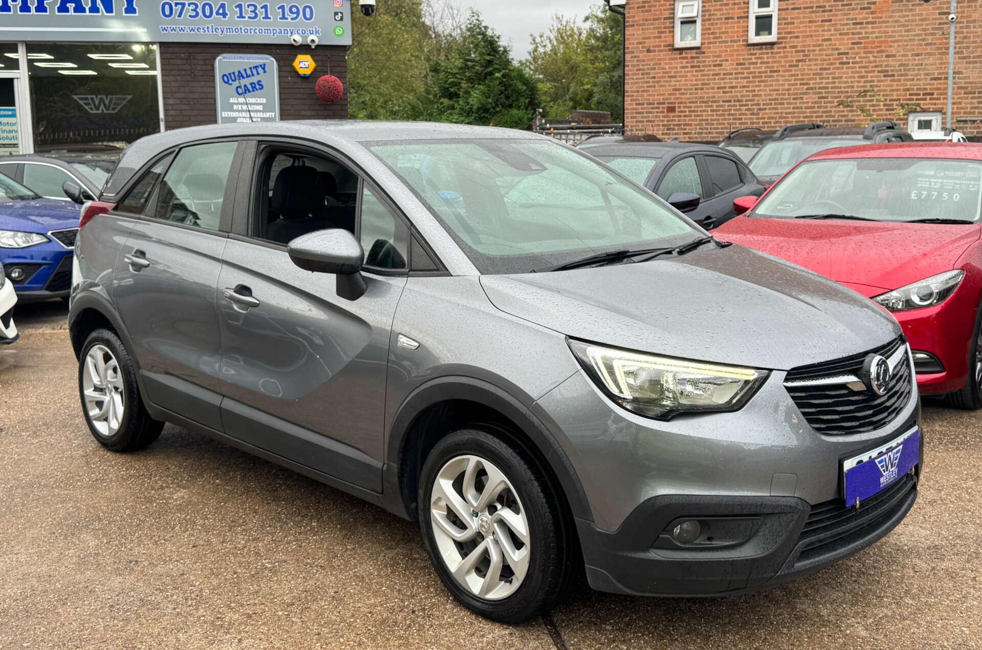 Vauxhall Crossland X view 3