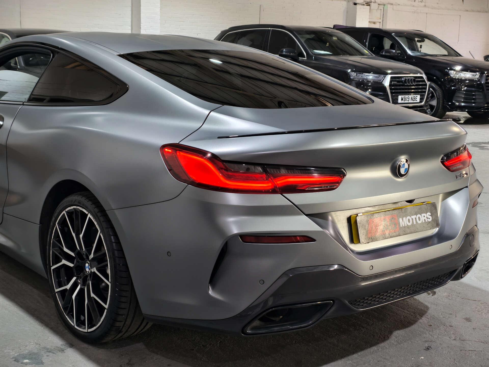 BMW 8 Series view 21