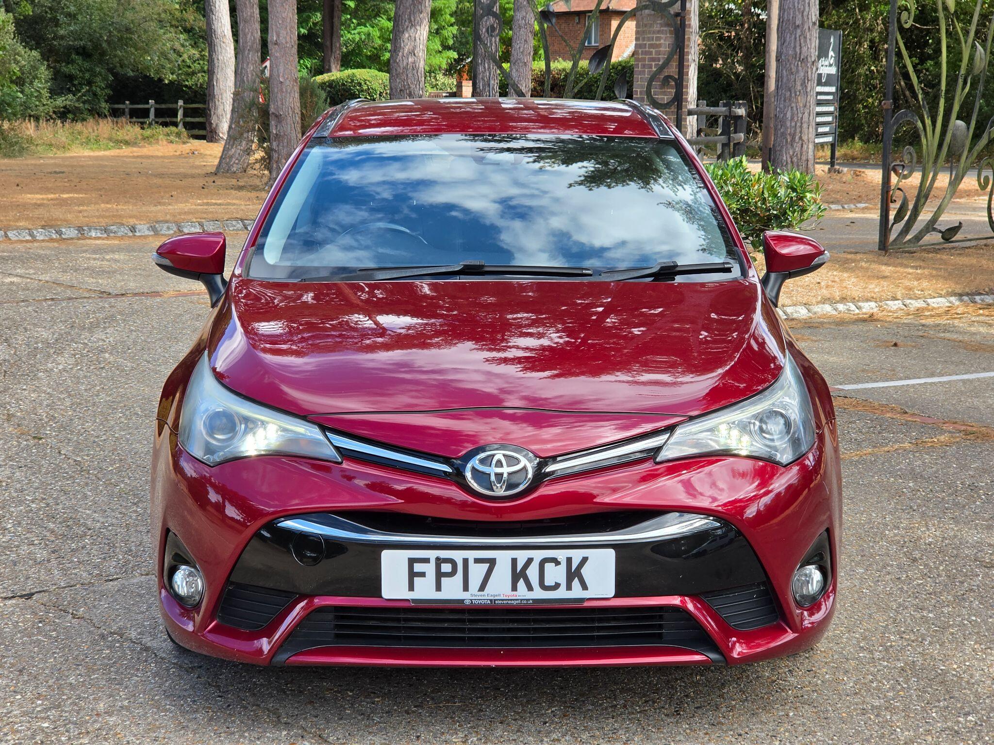 Toyota Avensis view 2