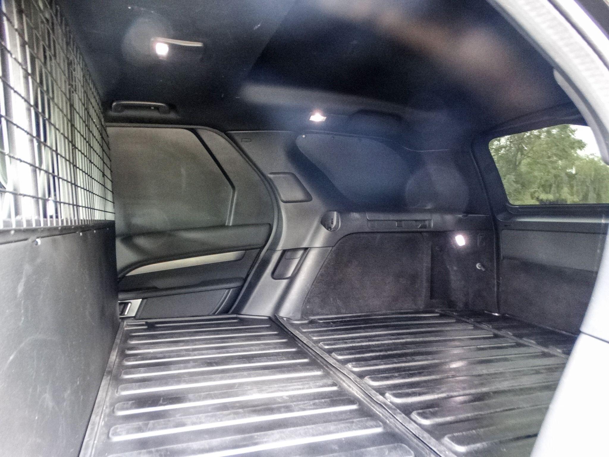 Land Rover Discovery 3 view 20