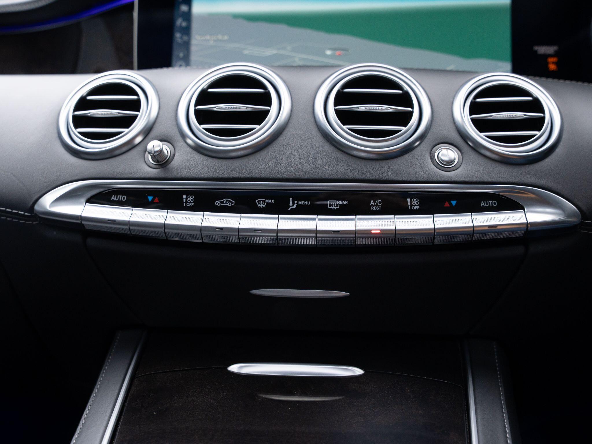 Mercedes-Benz S-Class view 37