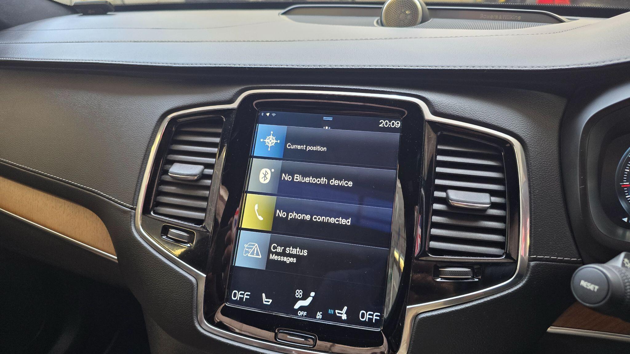 Volvo XC90 view 5