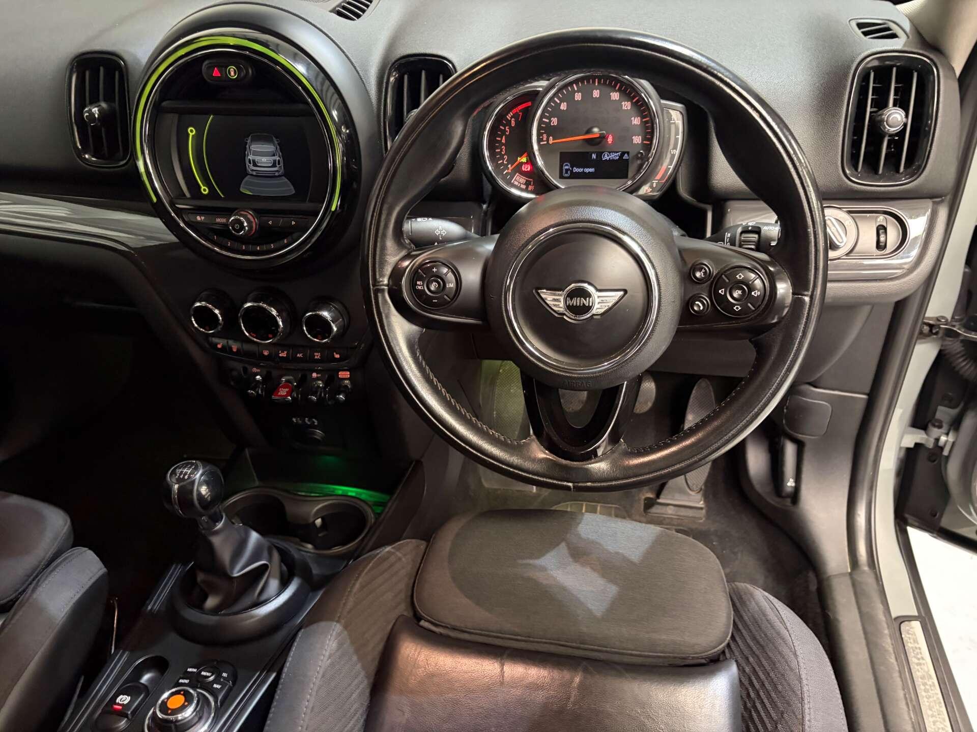 Mini Countryman view 13