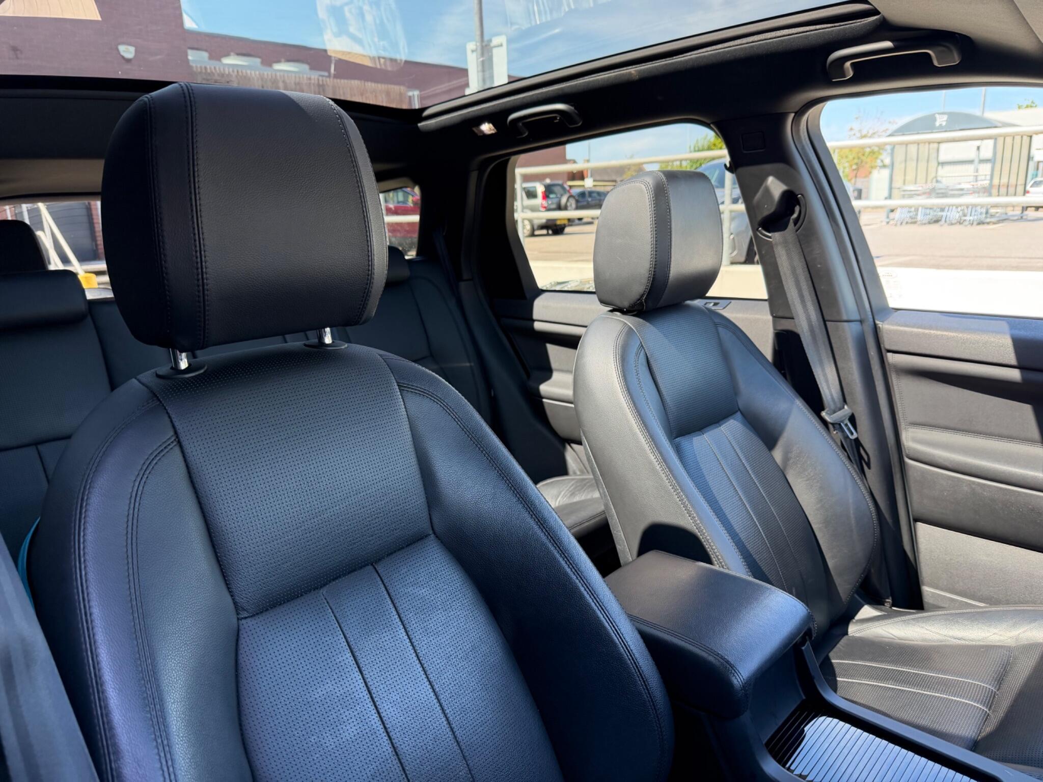 Land Rover Discovery Sport view 13