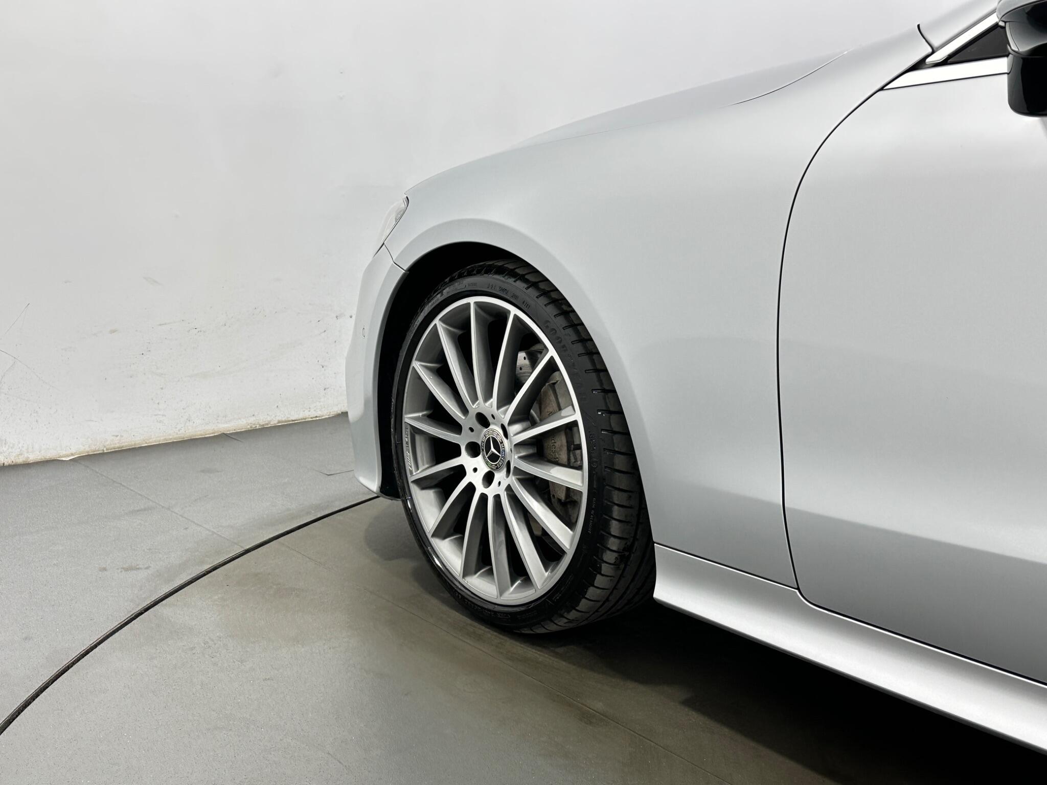 Mercedes-Benz E-Class view 47
