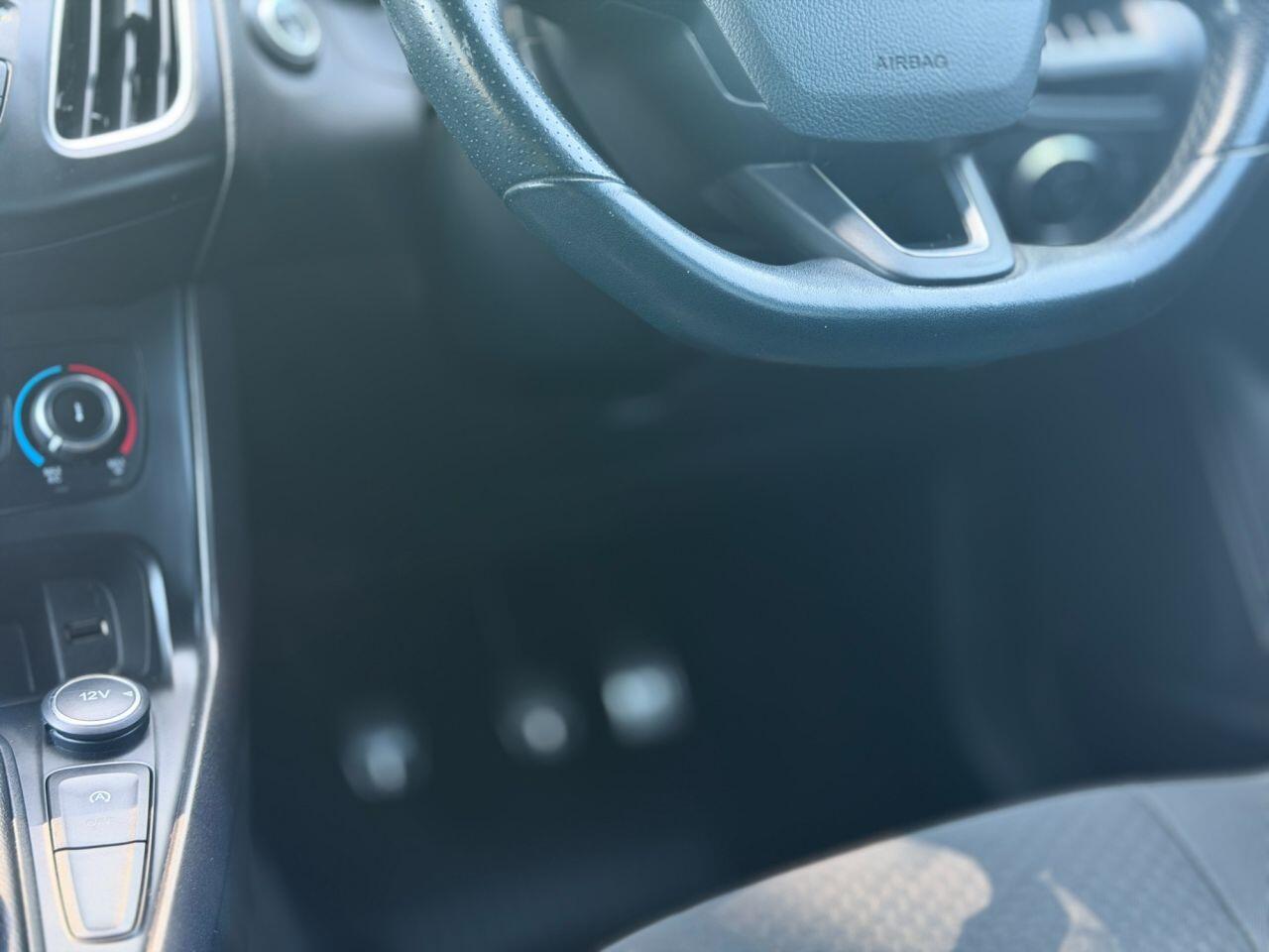 Ford Focus view 47