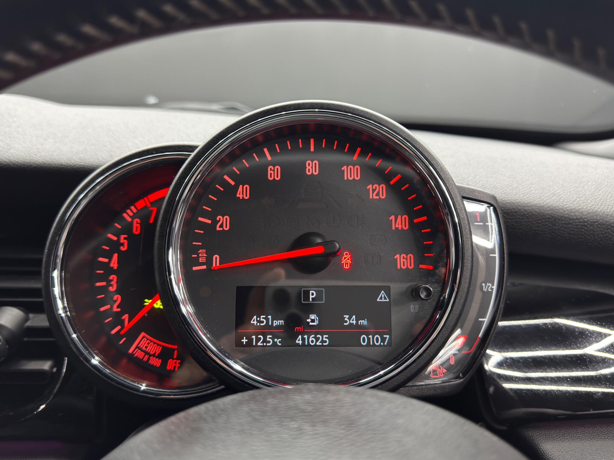 MINI Hatch view 21
