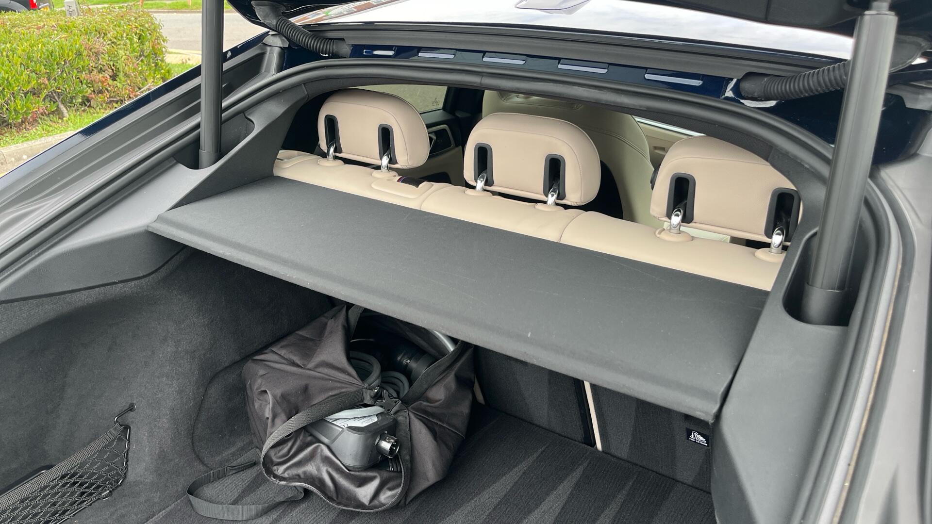 BMW i4 view 30