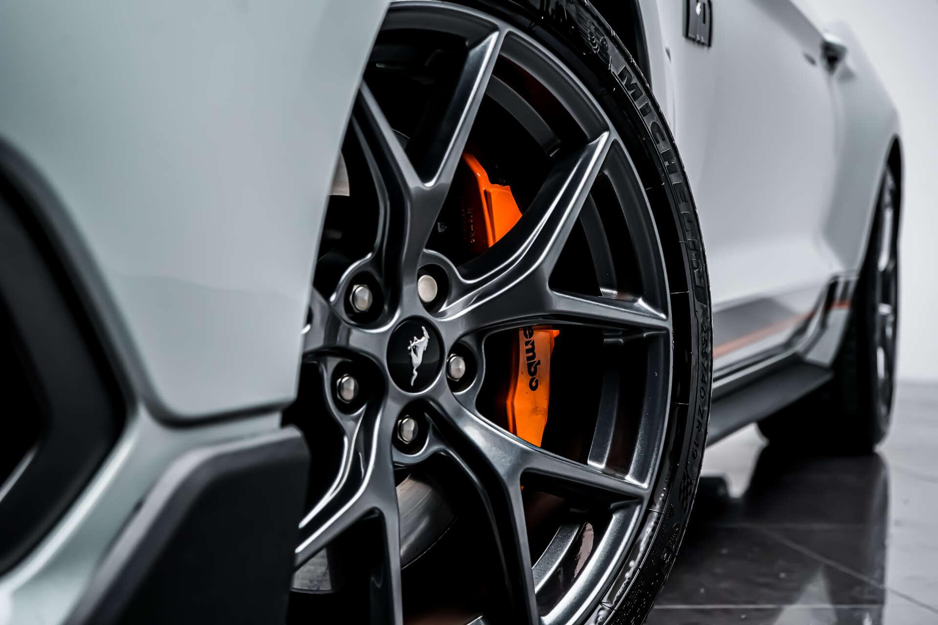 Ford Mustang view 19