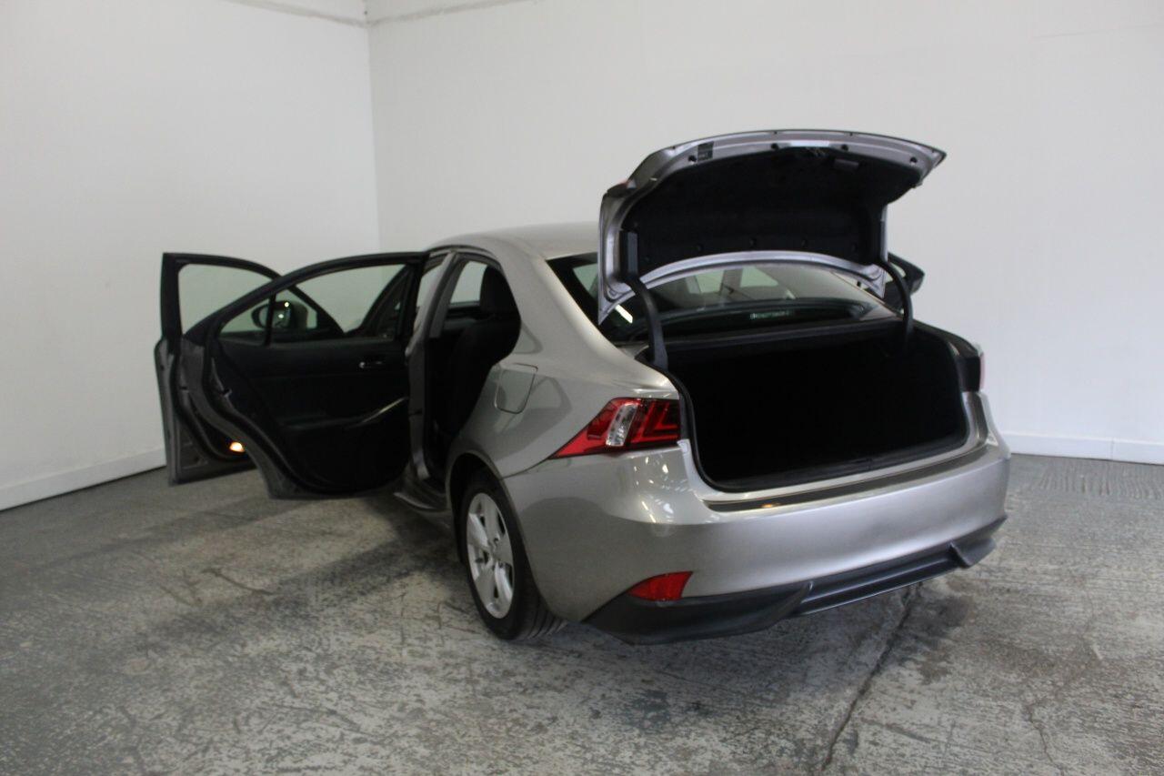 Lexus Is view 19